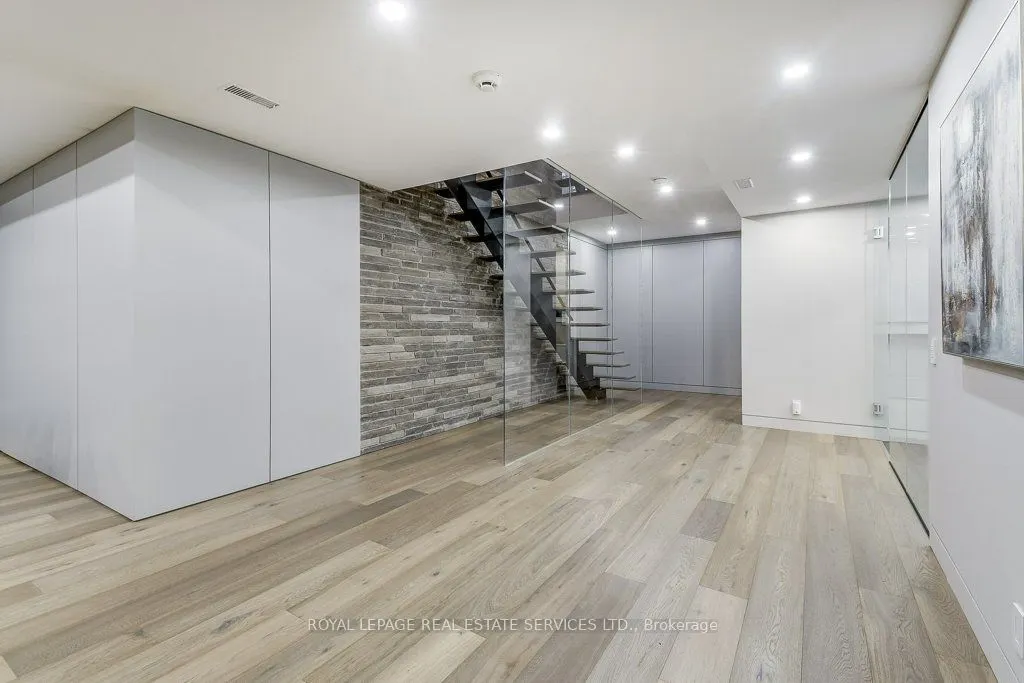 144 Sparling Court