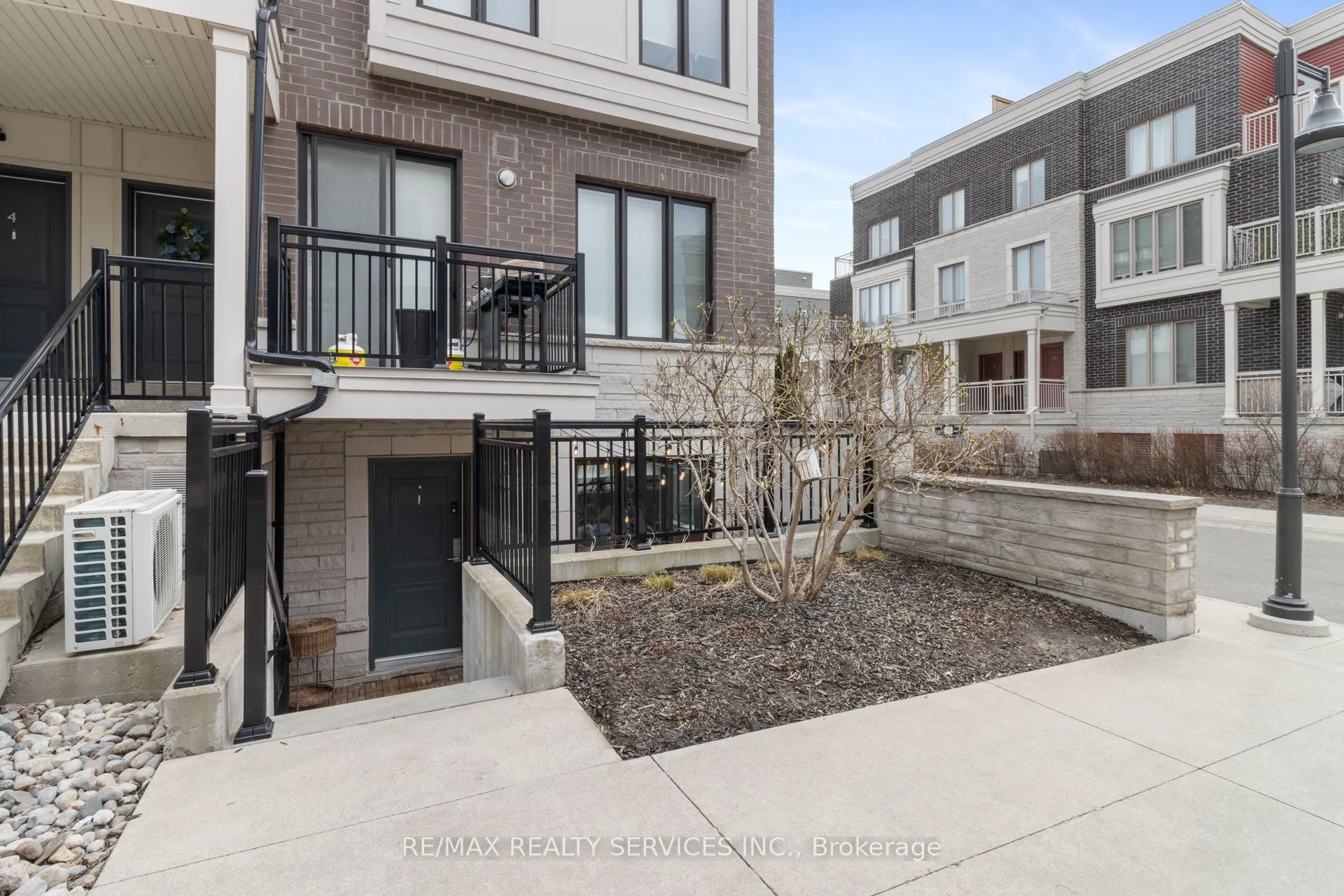 70 Eastwood Park Gardens, #40