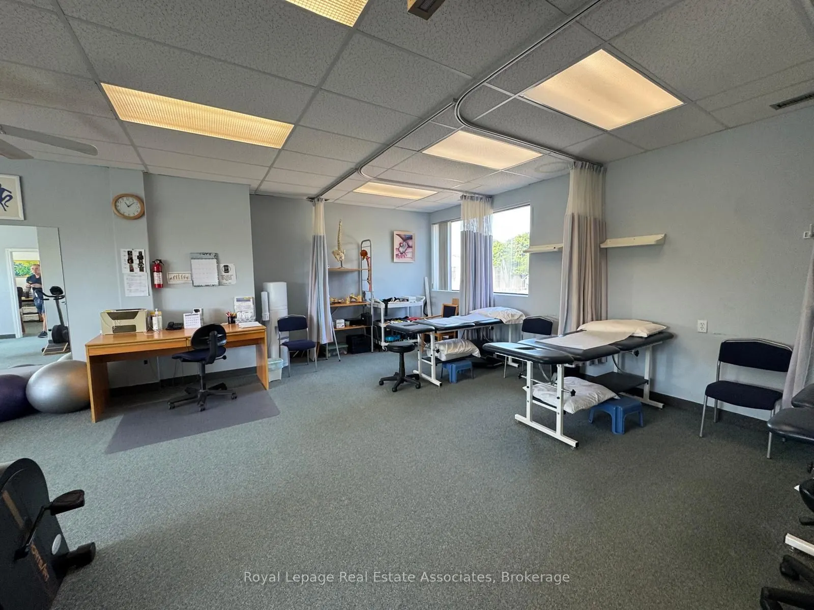 268 Lakeshore Road E