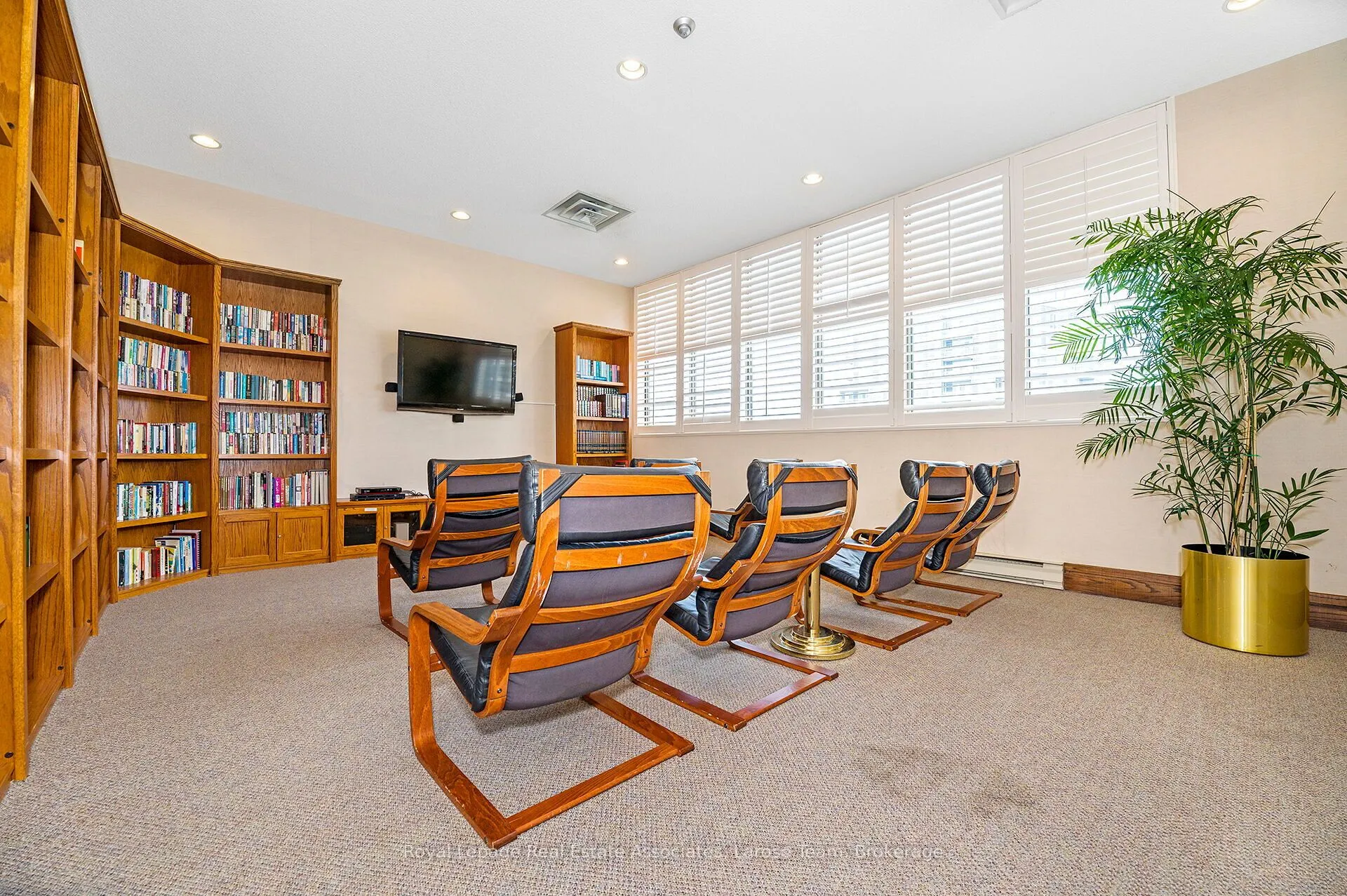 55 Elm Drive W, #Ph02