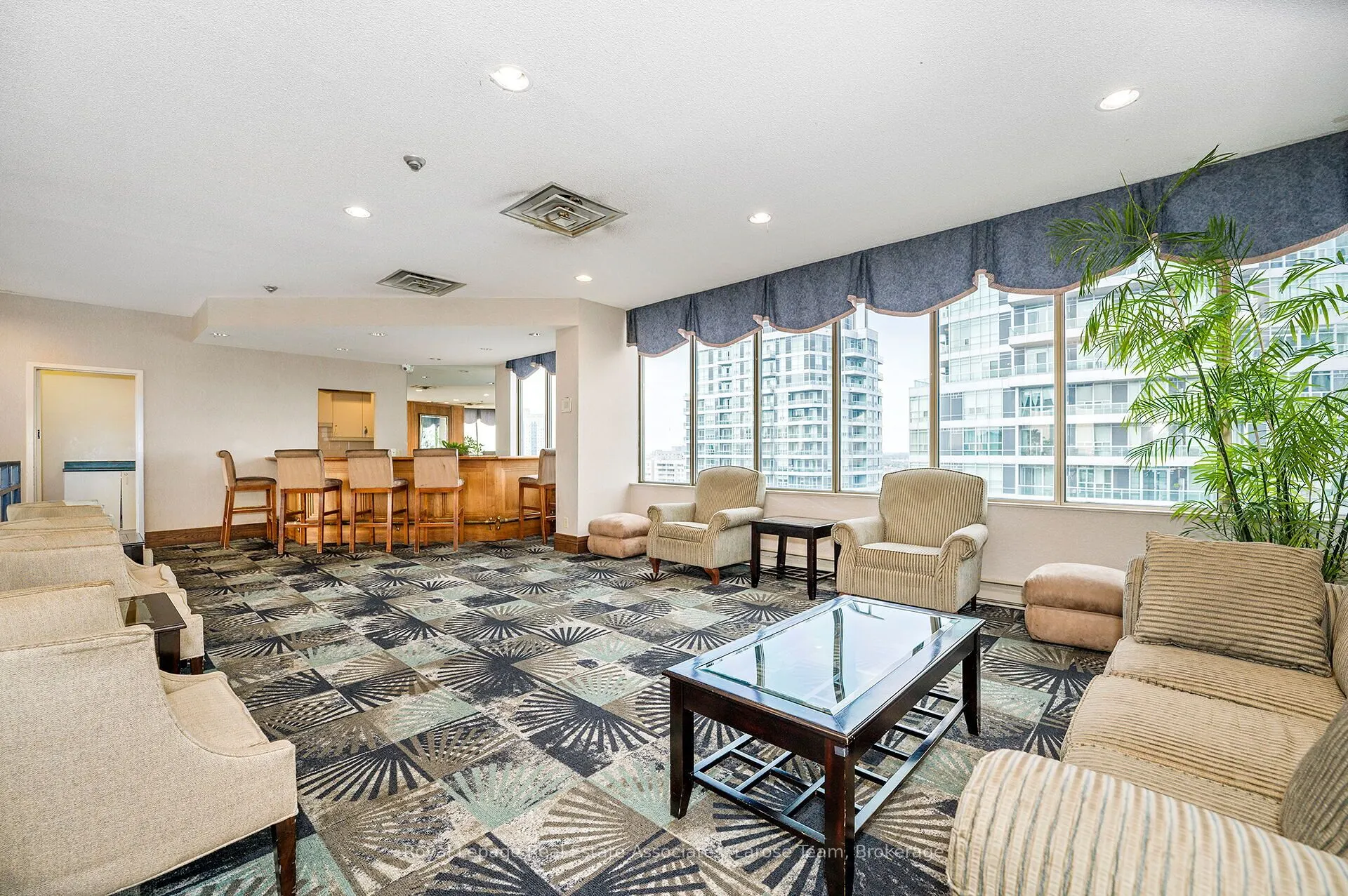 55 Elm Drive W, #Ph02