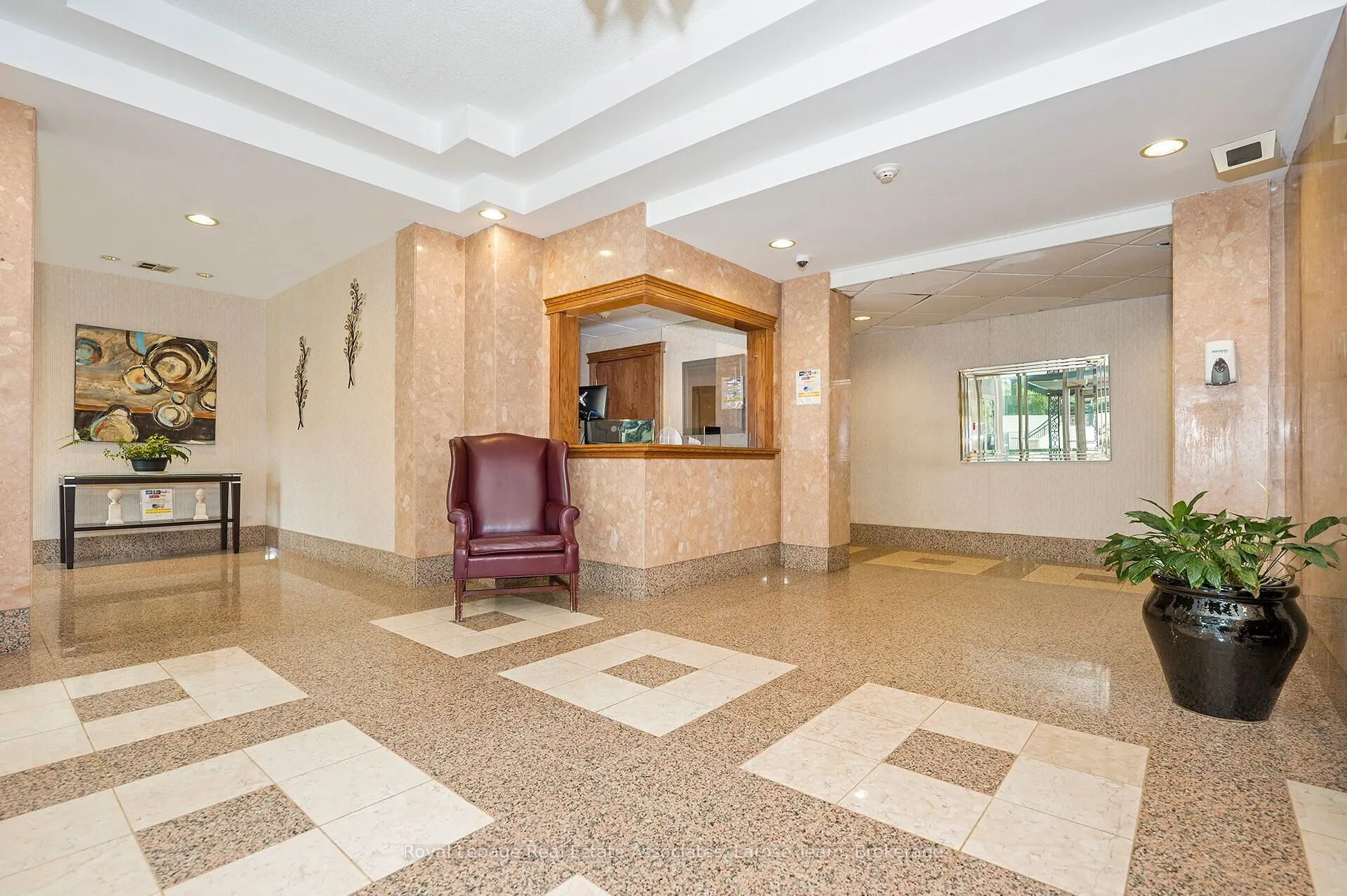 55 Elm Drive W, #Ph02