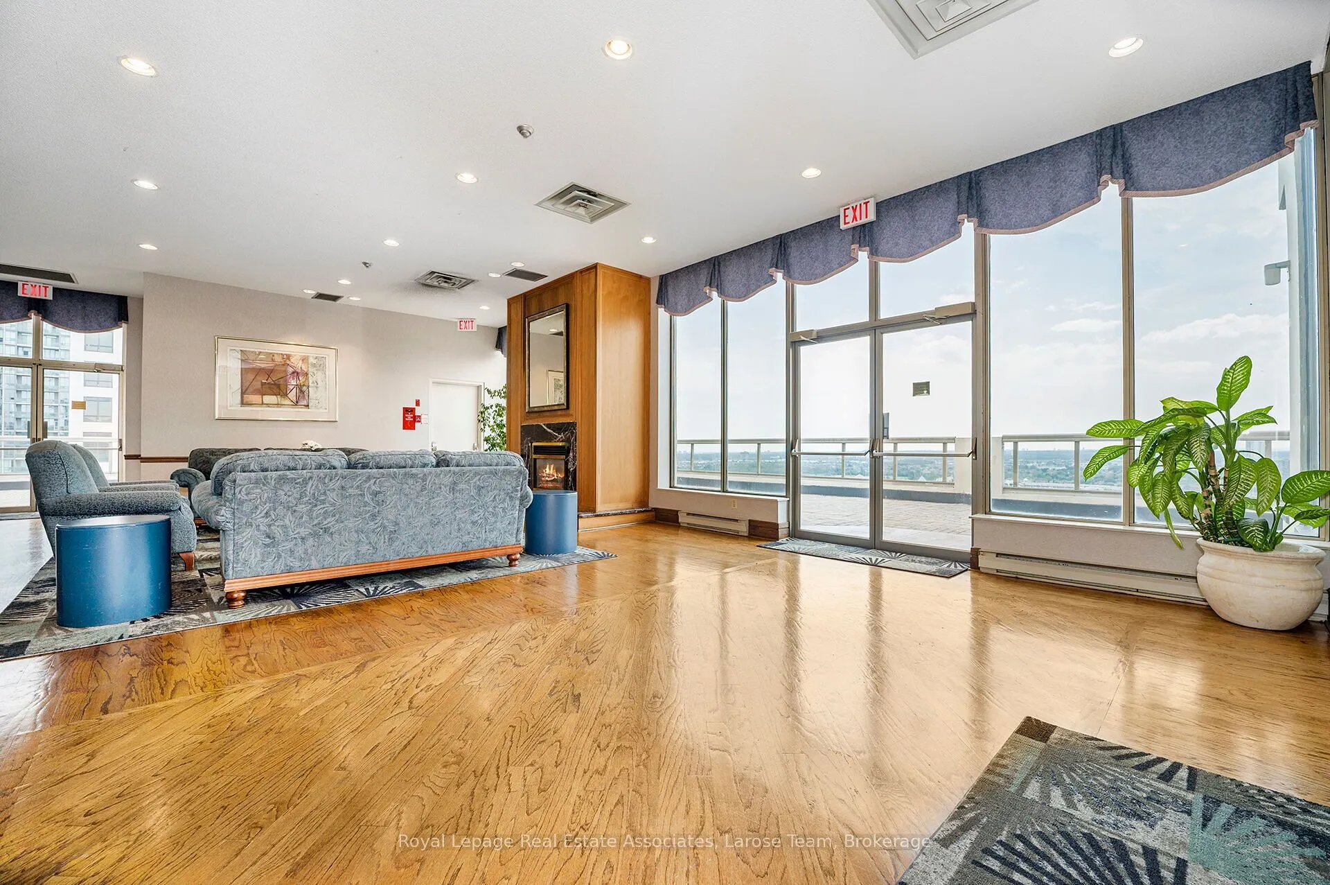 55 Elm Drive W, #Ph02
