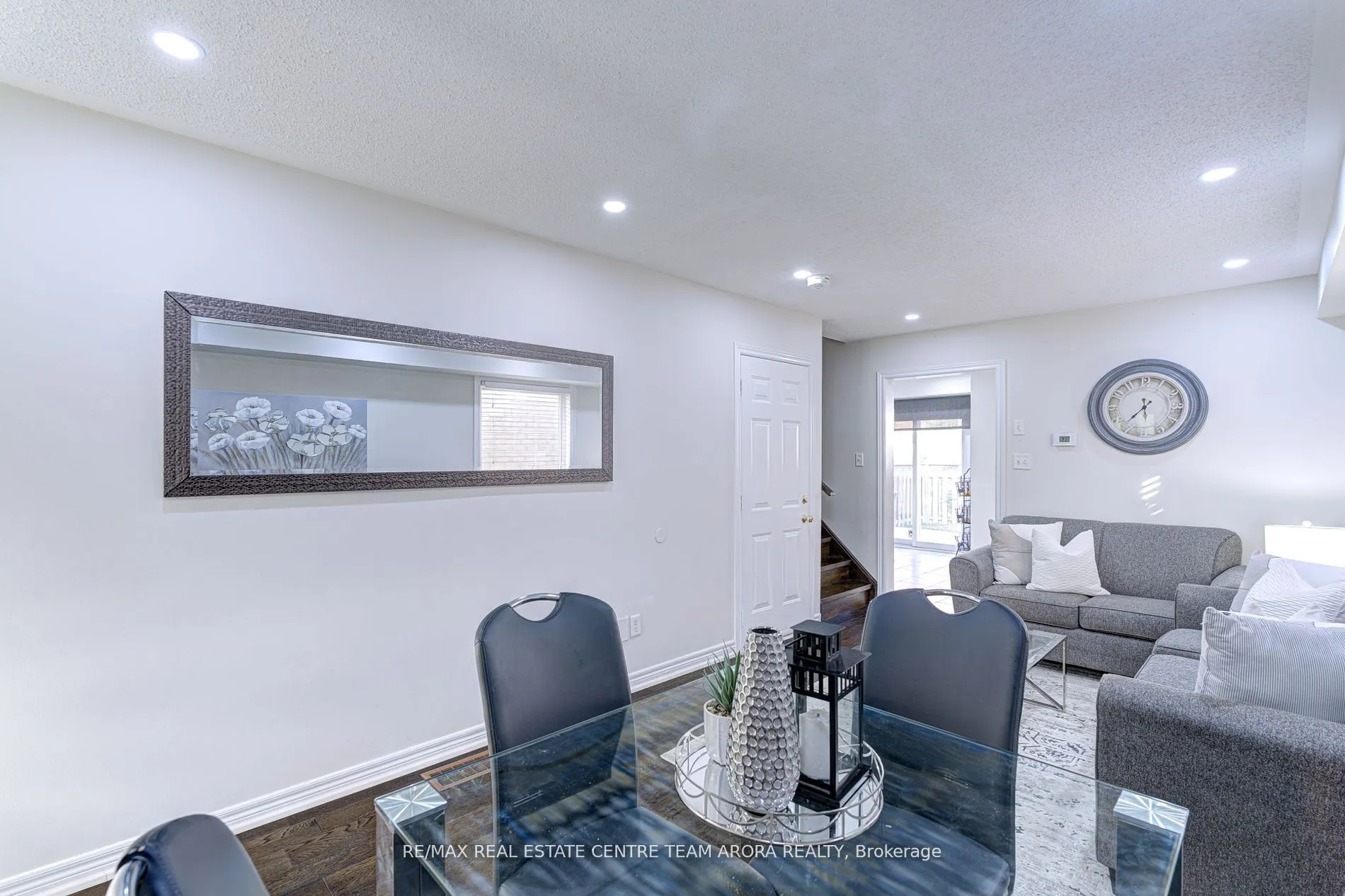 85 Ridgemore Crescent