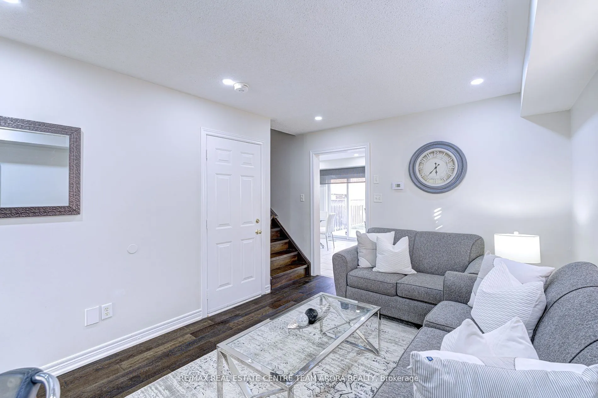 85 Ridgemore Crescent