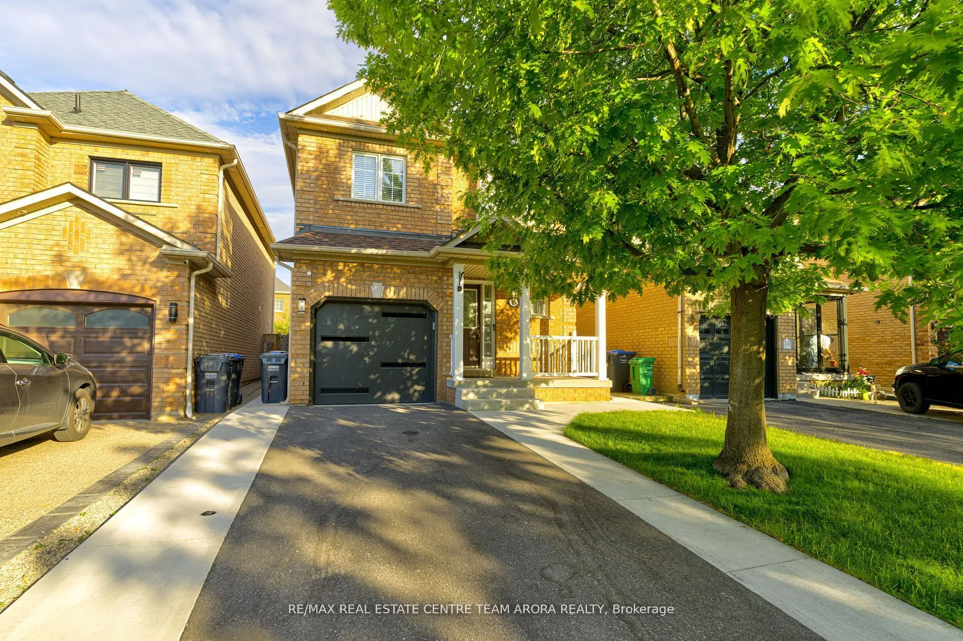 85 Ridgemore Crescent