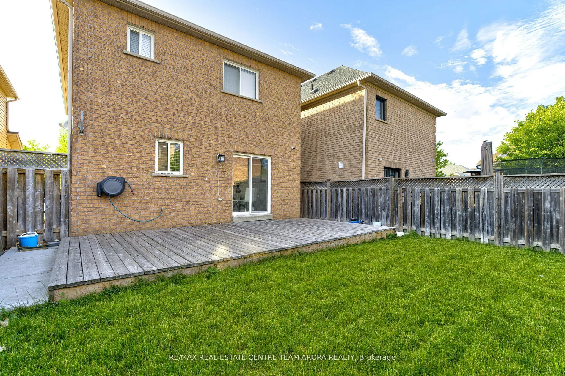 85 Ridgemore Crescent