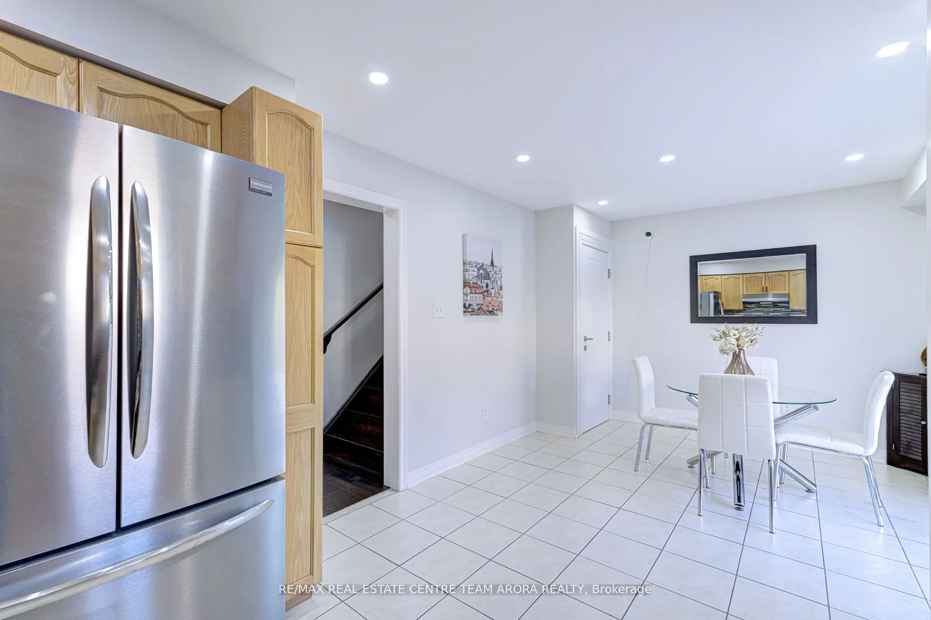85 Ridgemore Crescent