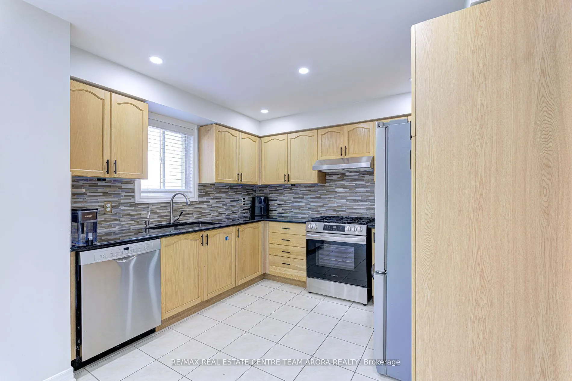 85 Ridgemore Crescent