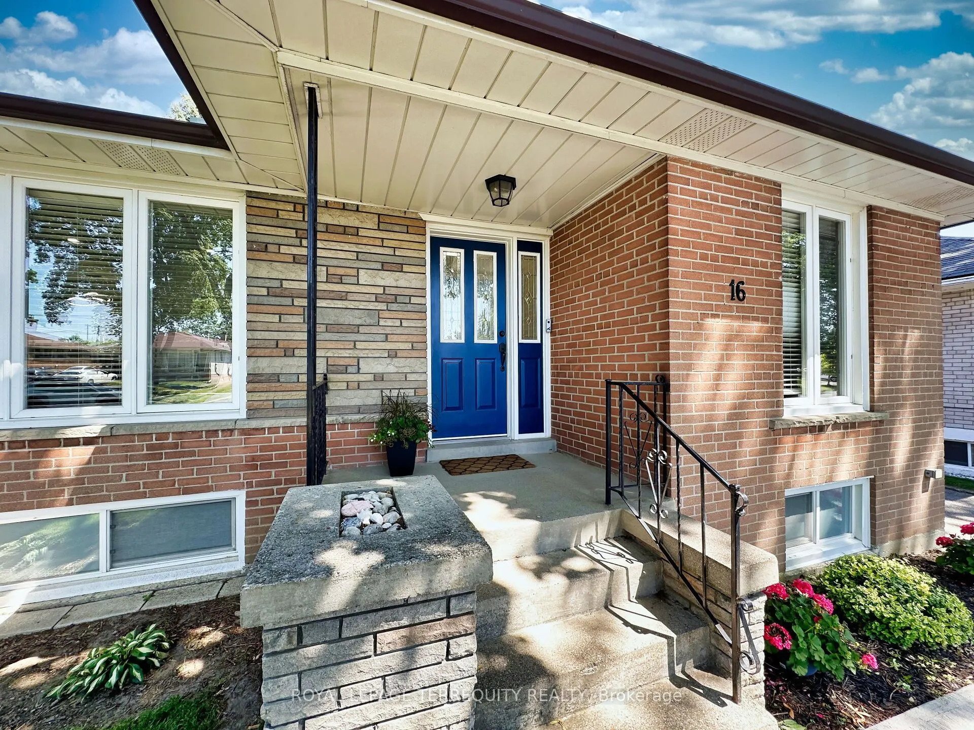 16 Pagebrook Drive