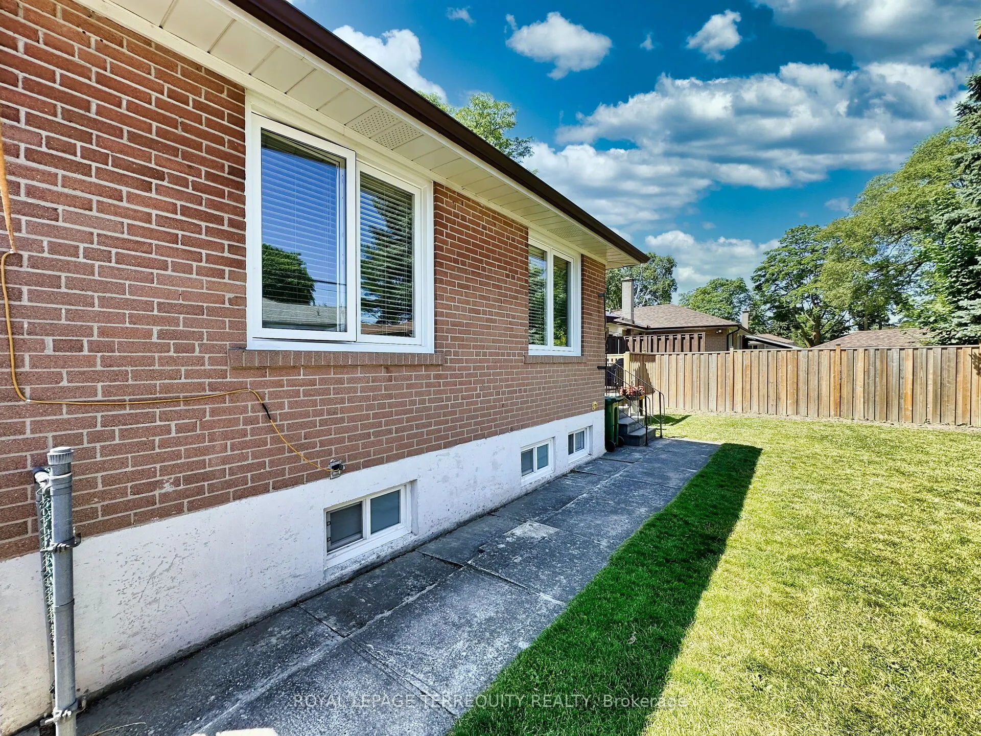 16 Pagebrook Drive