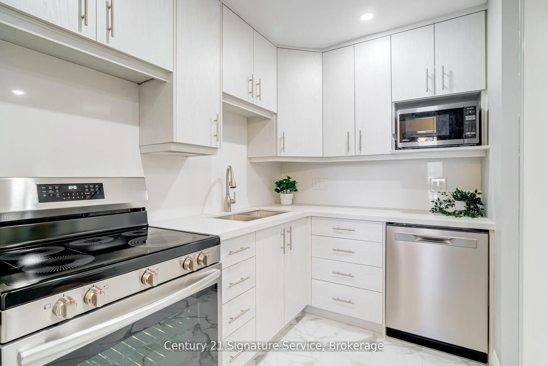 2001 Bonnymede Drive, #15