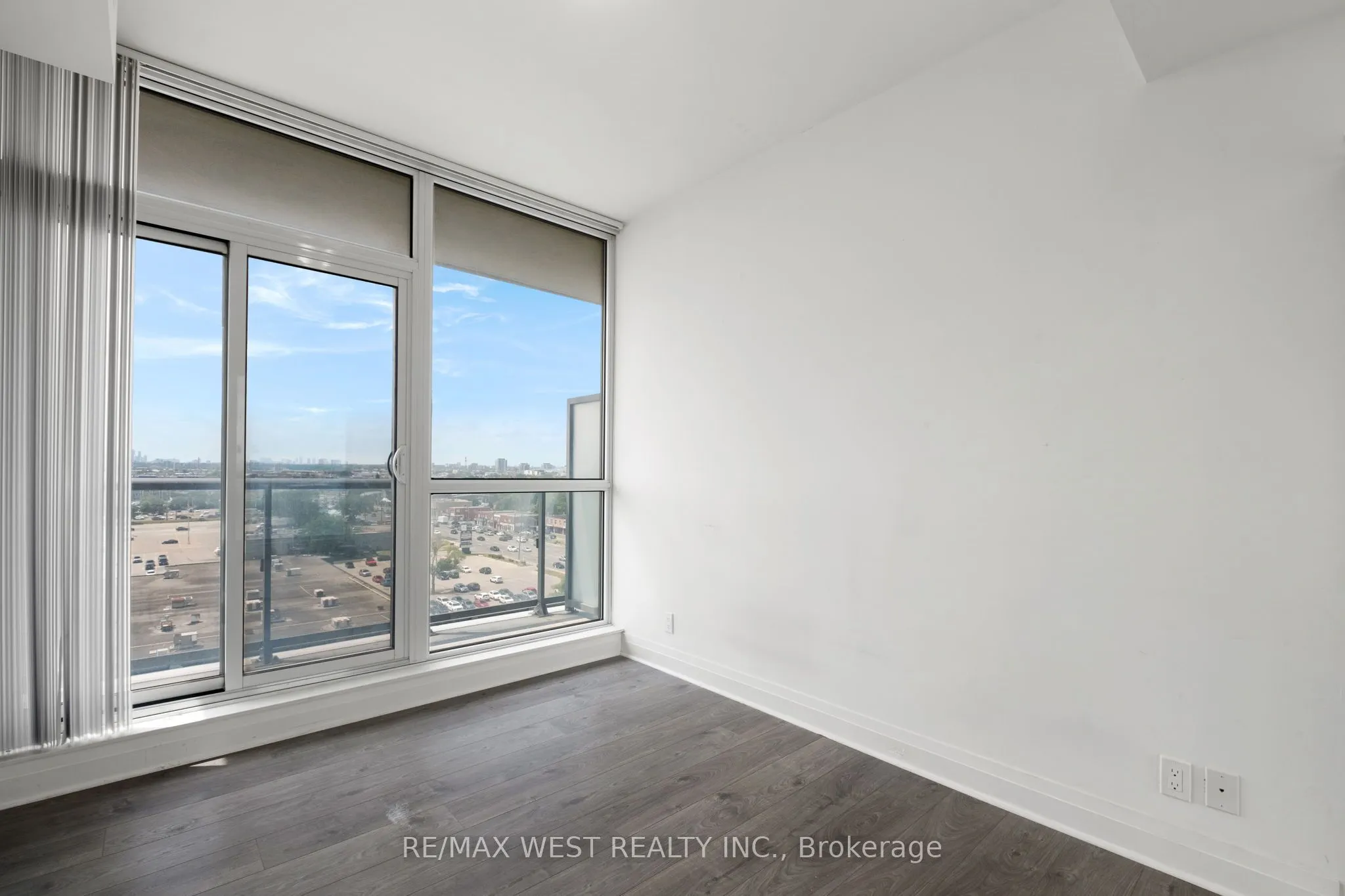 15 Zorra Street, #907