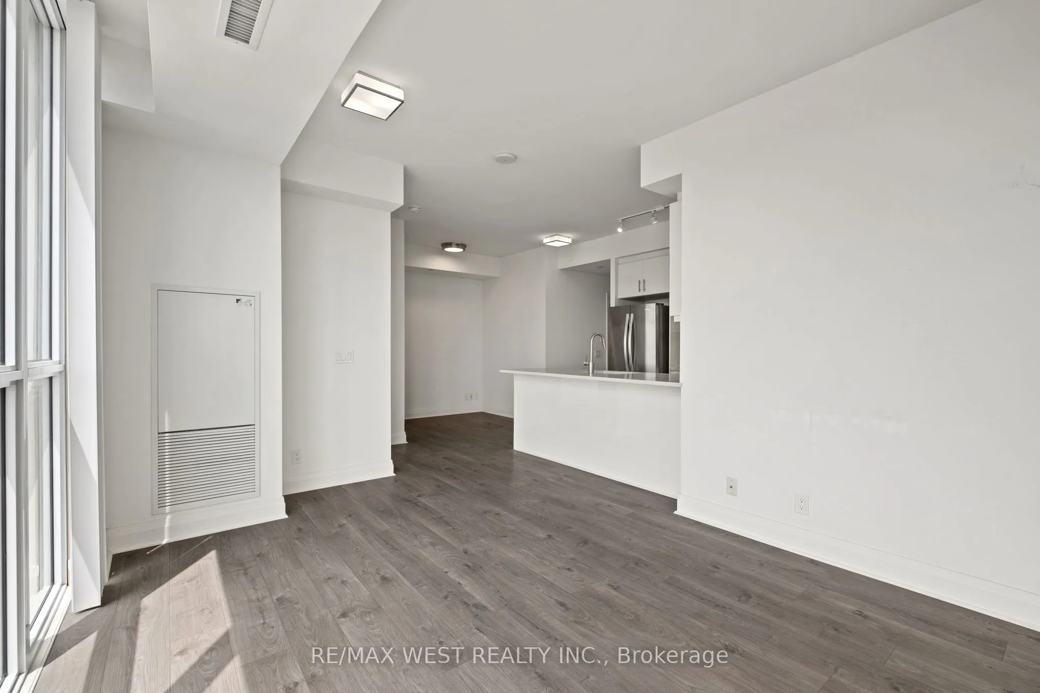 15 Zorra Street, #907