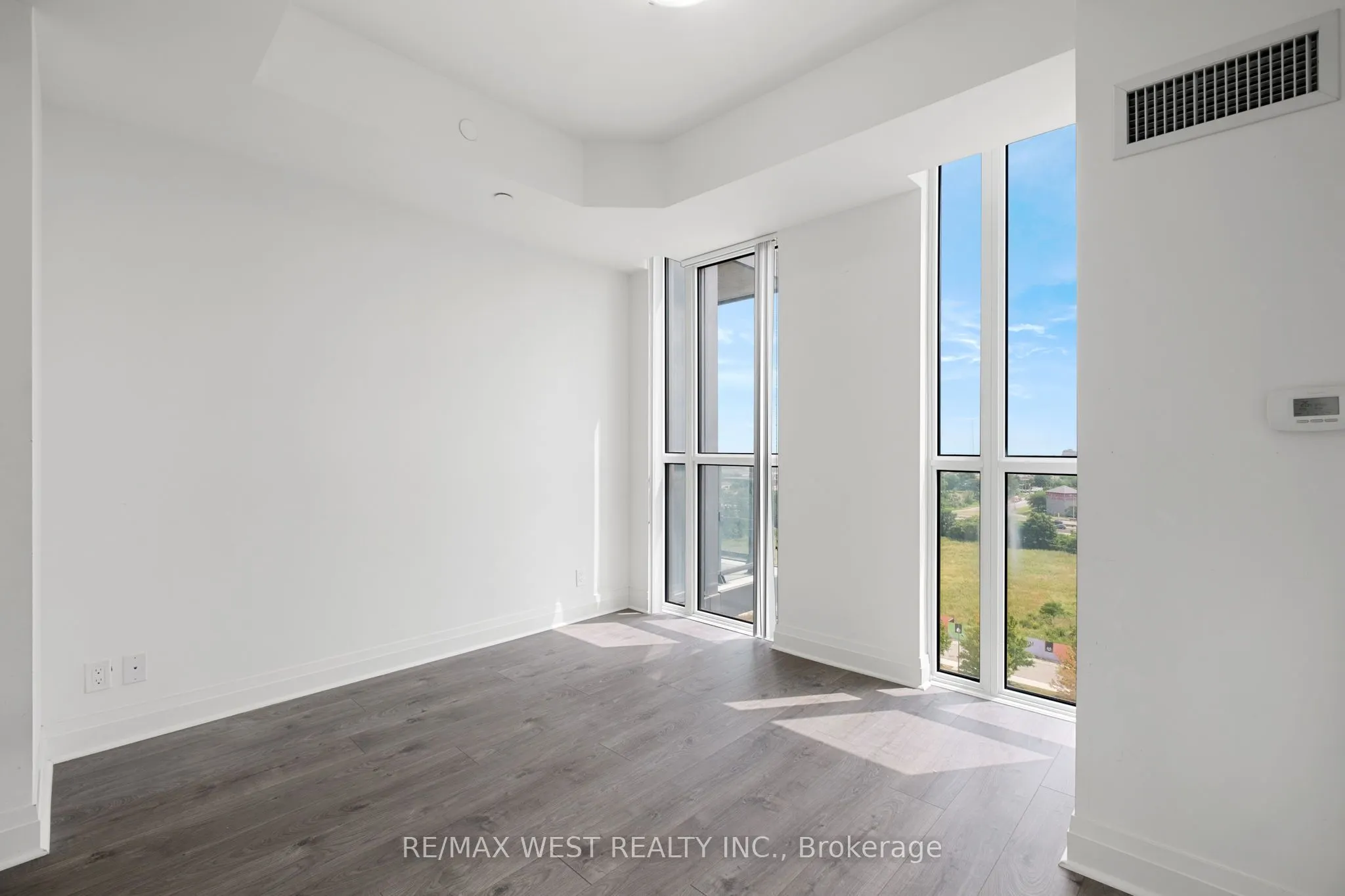 15 Zorra Street, #907