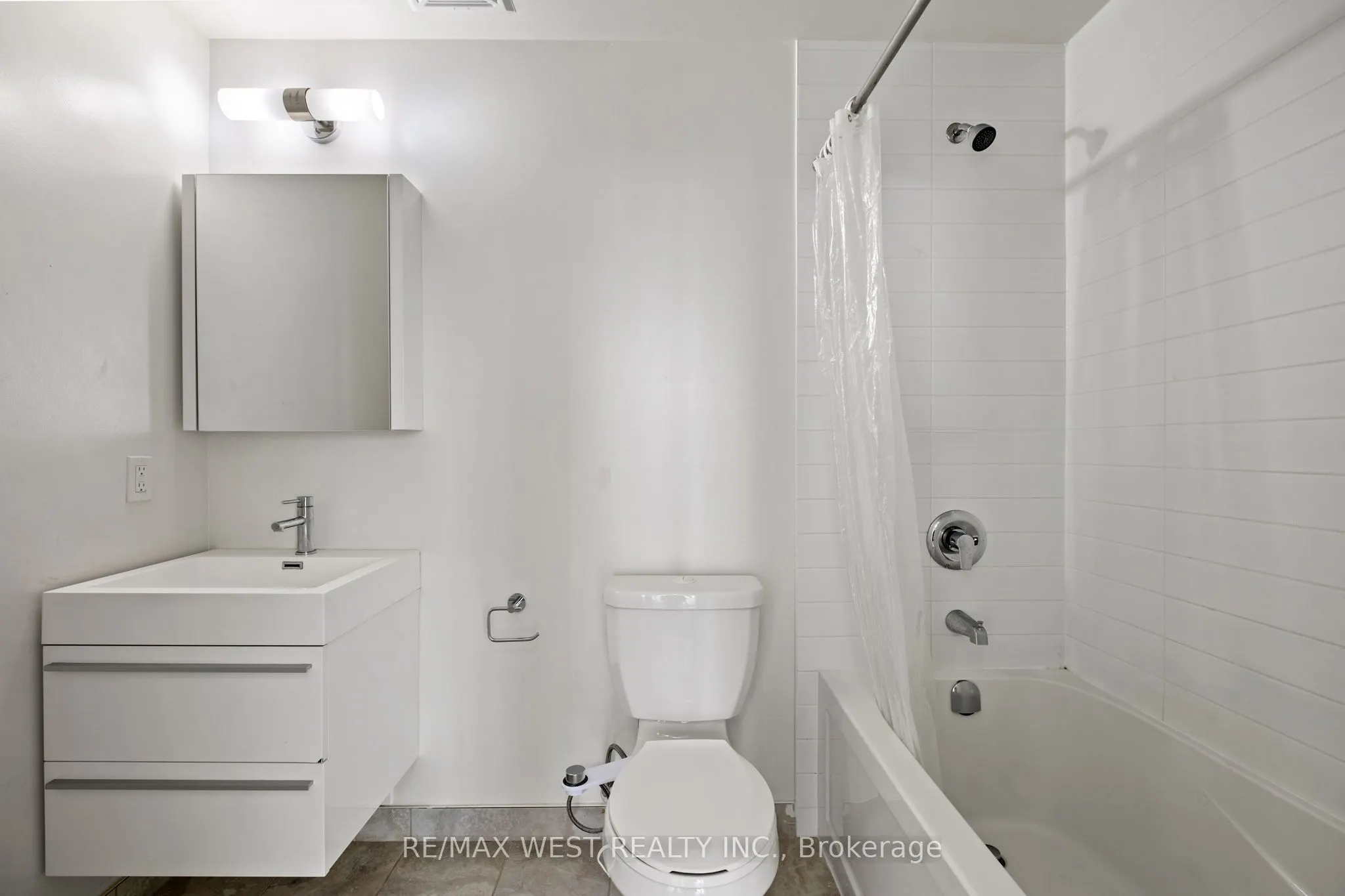 15 Zorra Street, #907