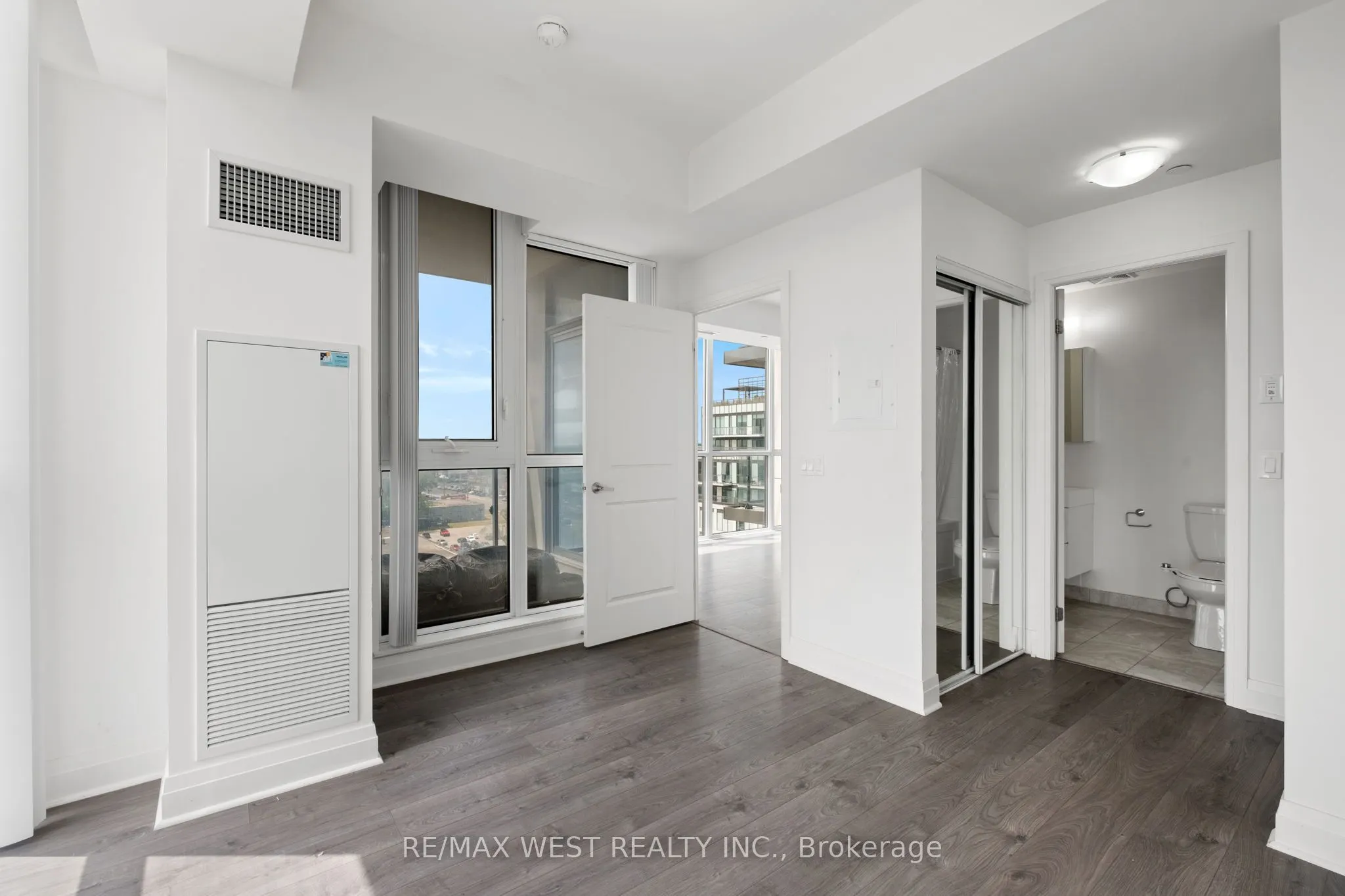 15 Zorra Street, #907