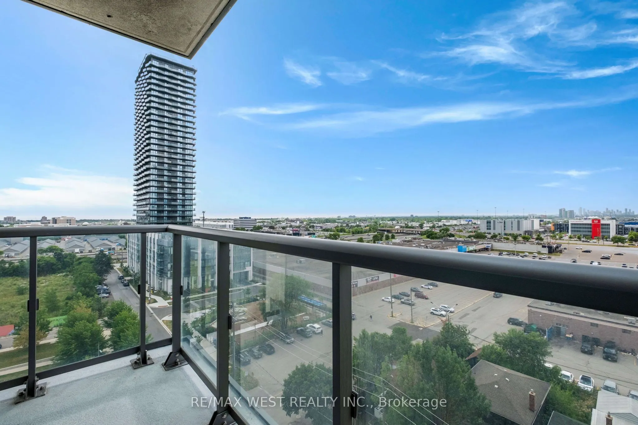 15 Zorra Street, #907