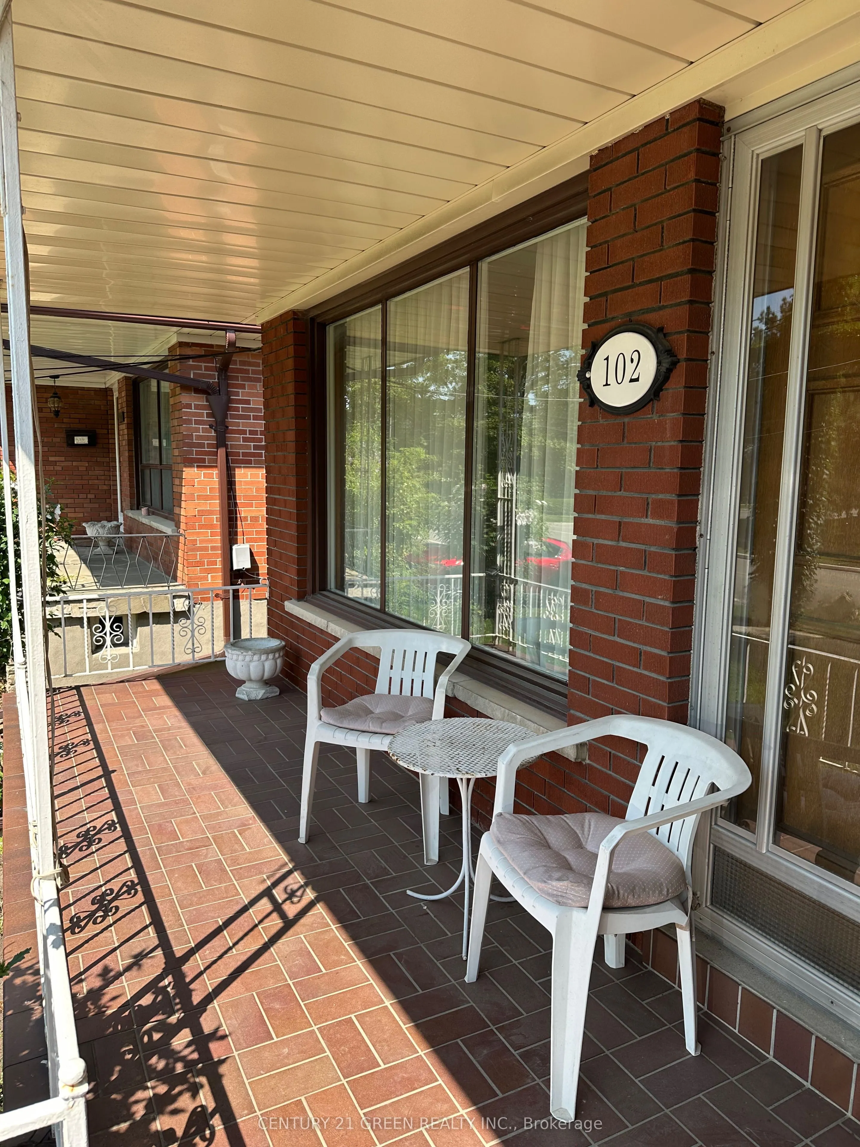 102 Clement Road
