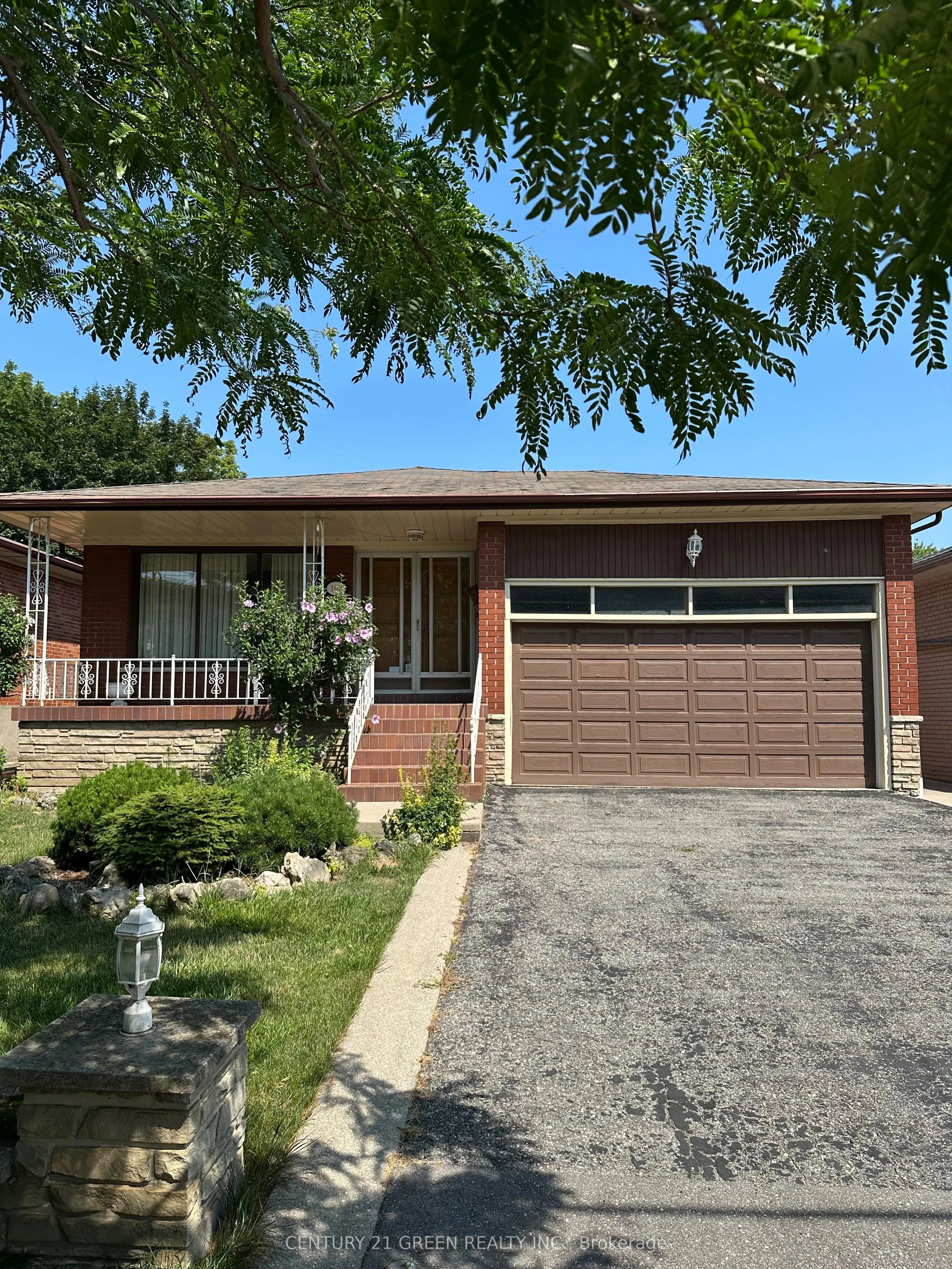 102 Clement Road