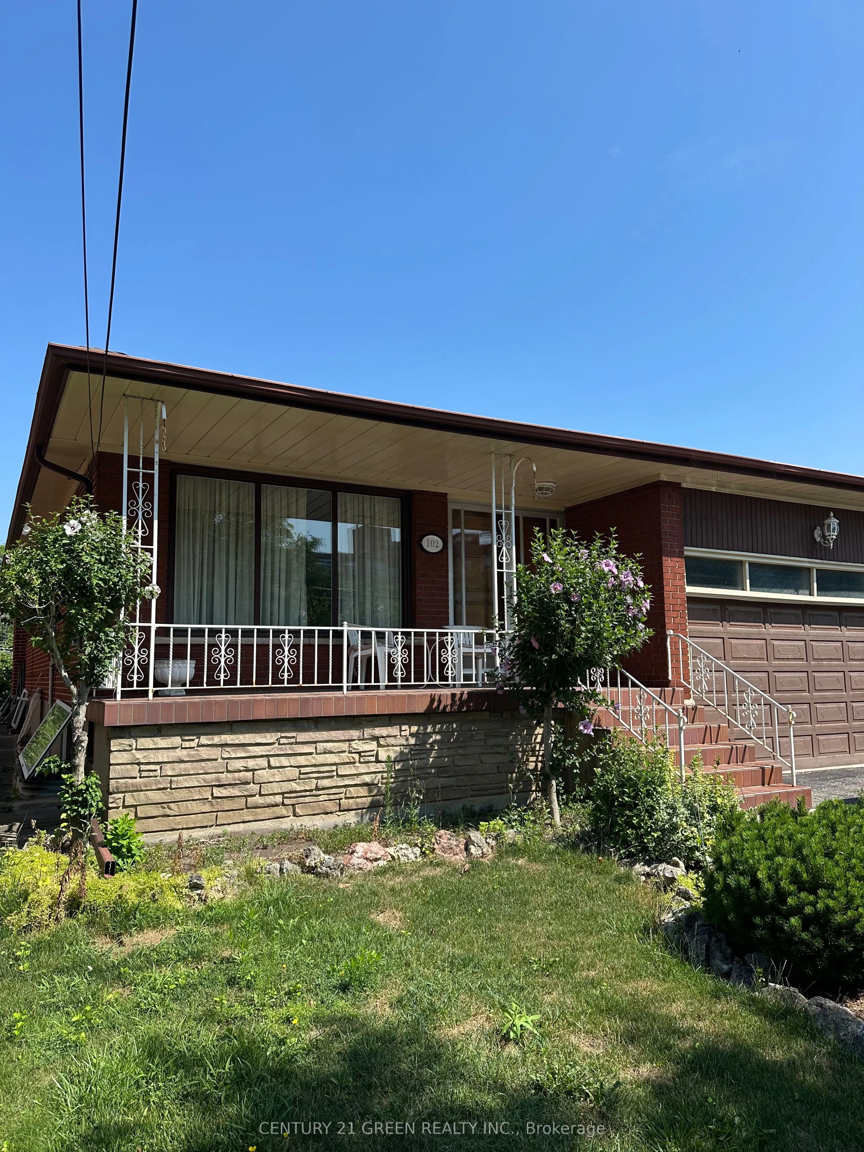 102 Clement Road