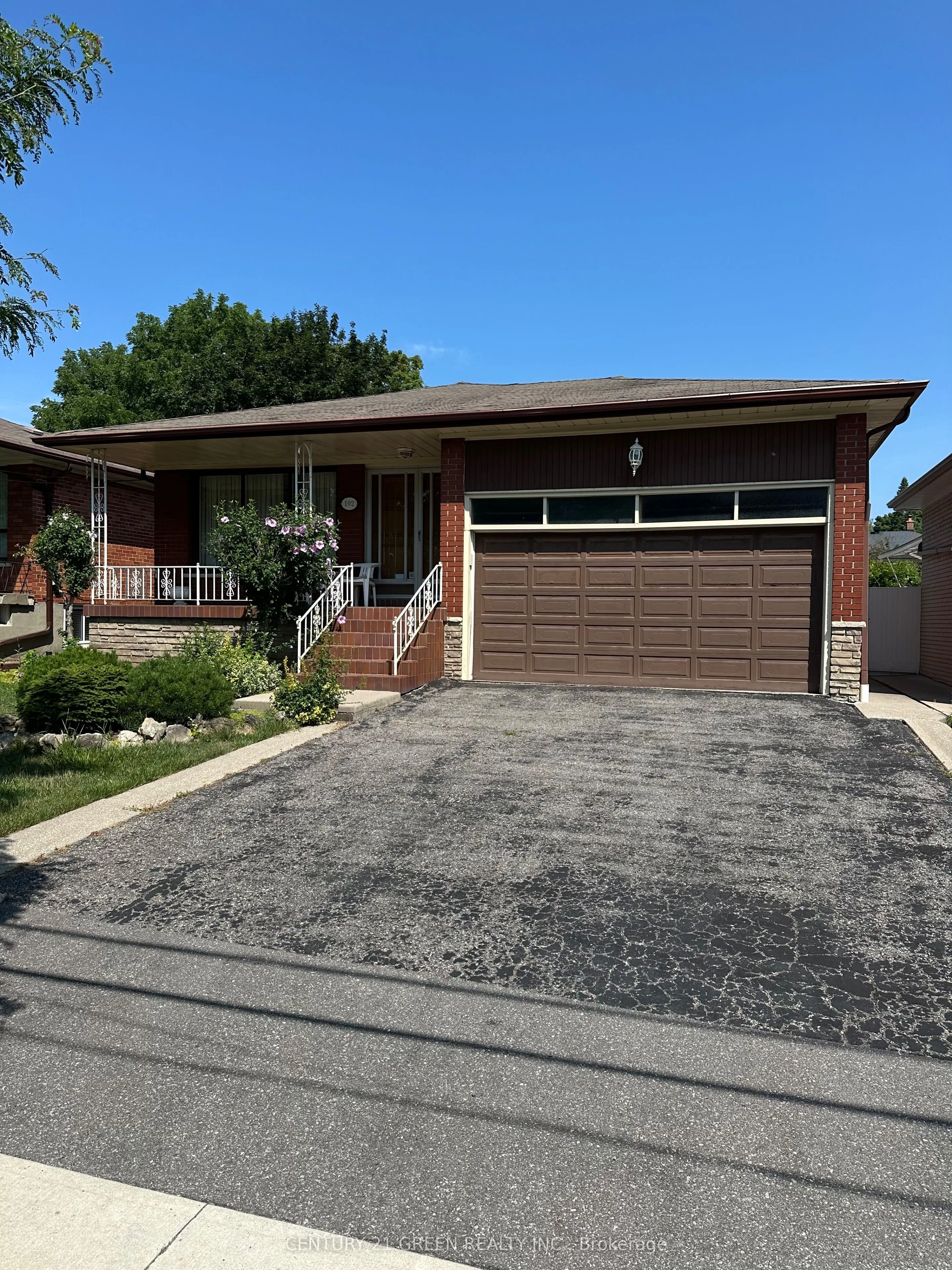 102 Clement Road
