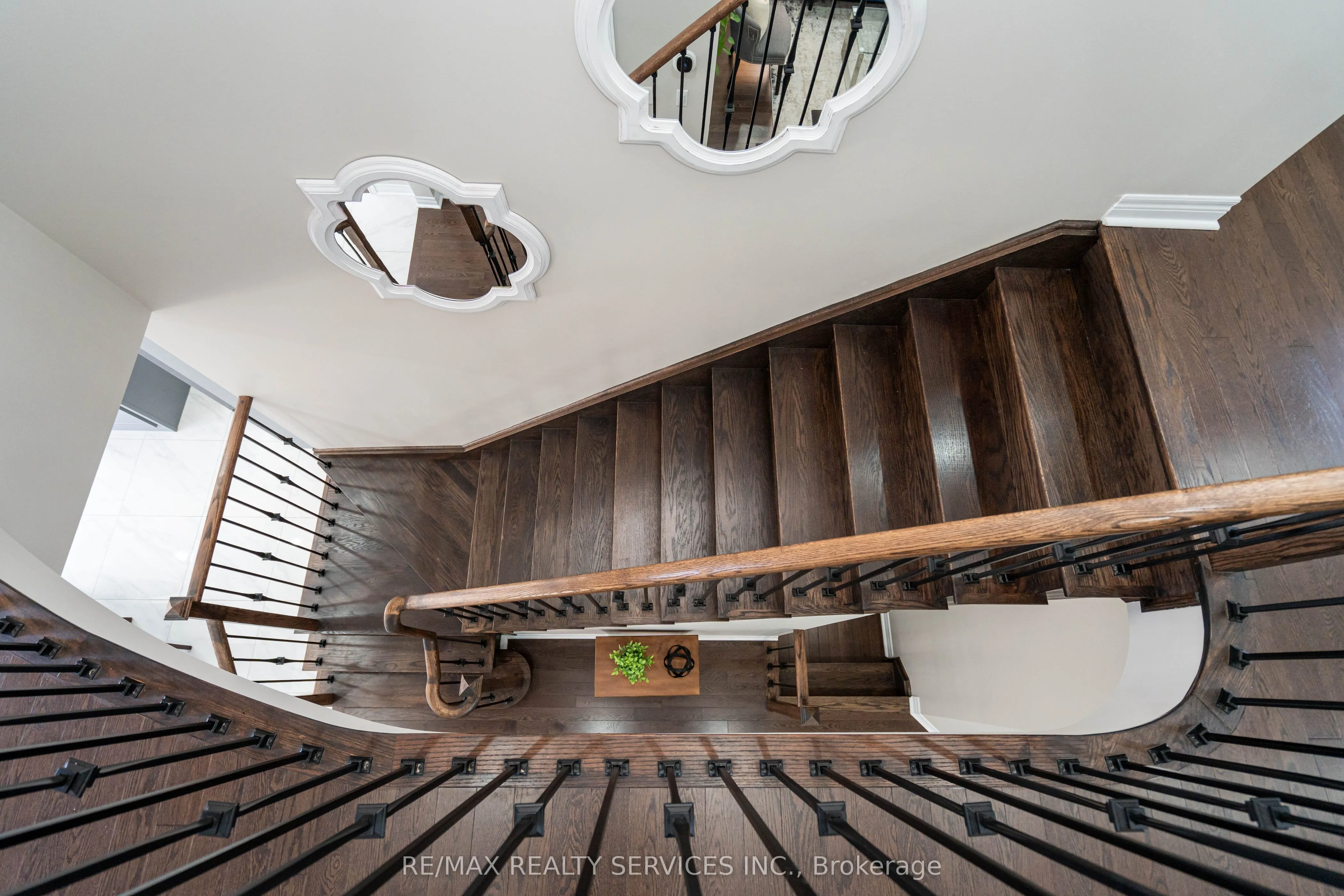 105 Benhurst Crescent