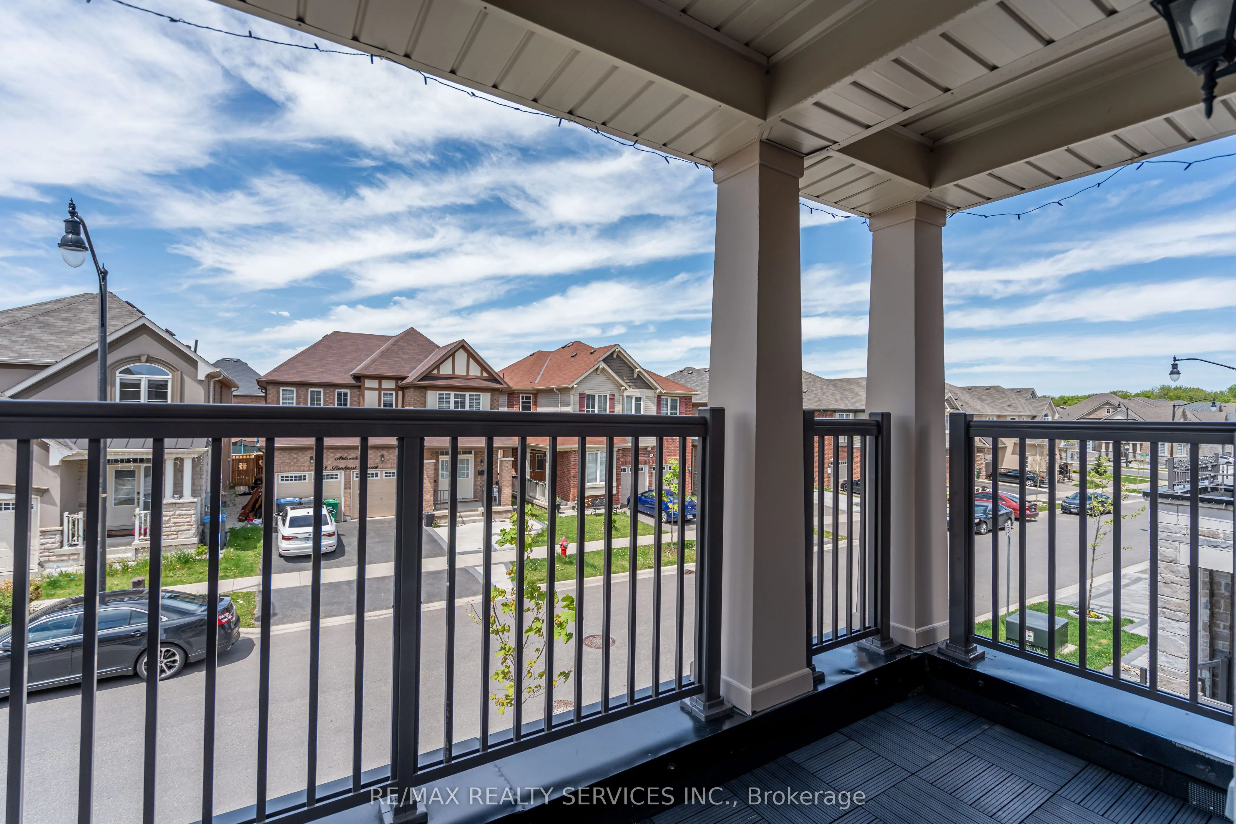 105 Benhurst Crescent