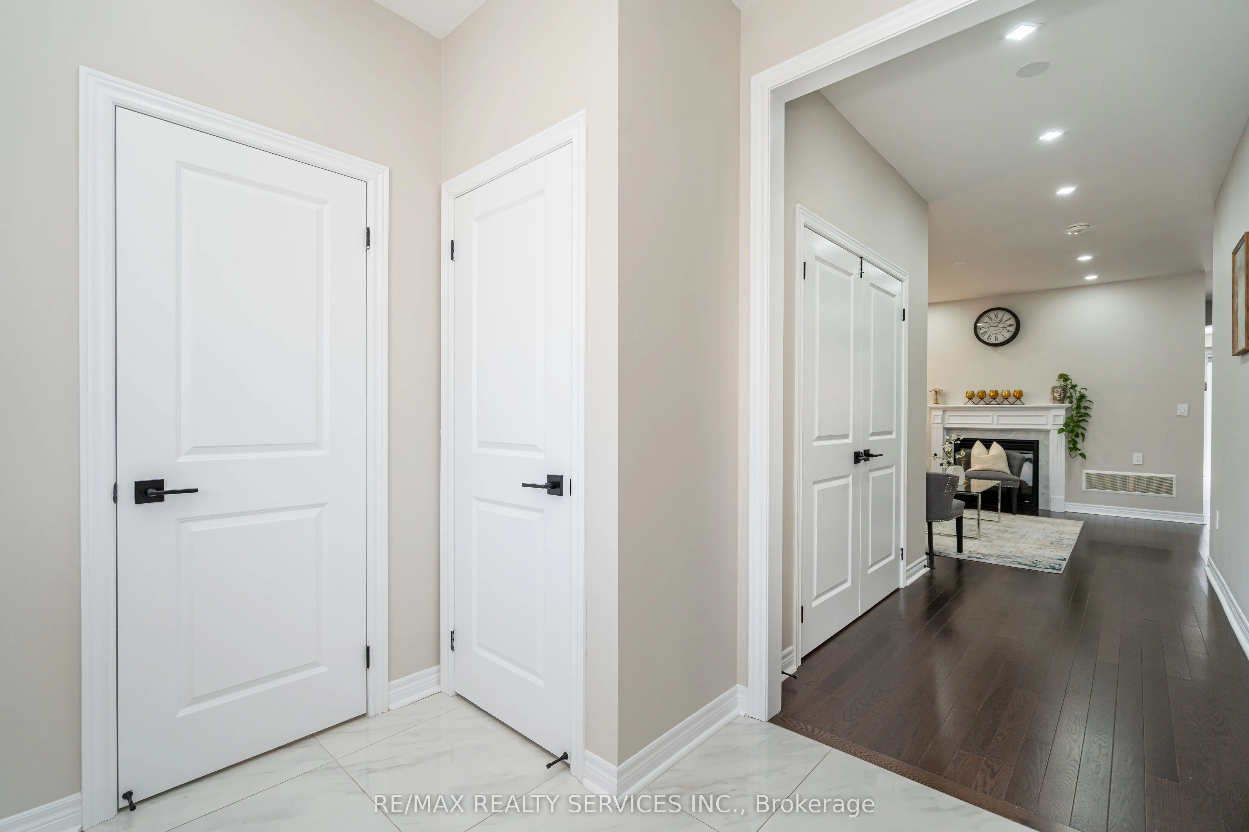 105 Benhurst Crescent