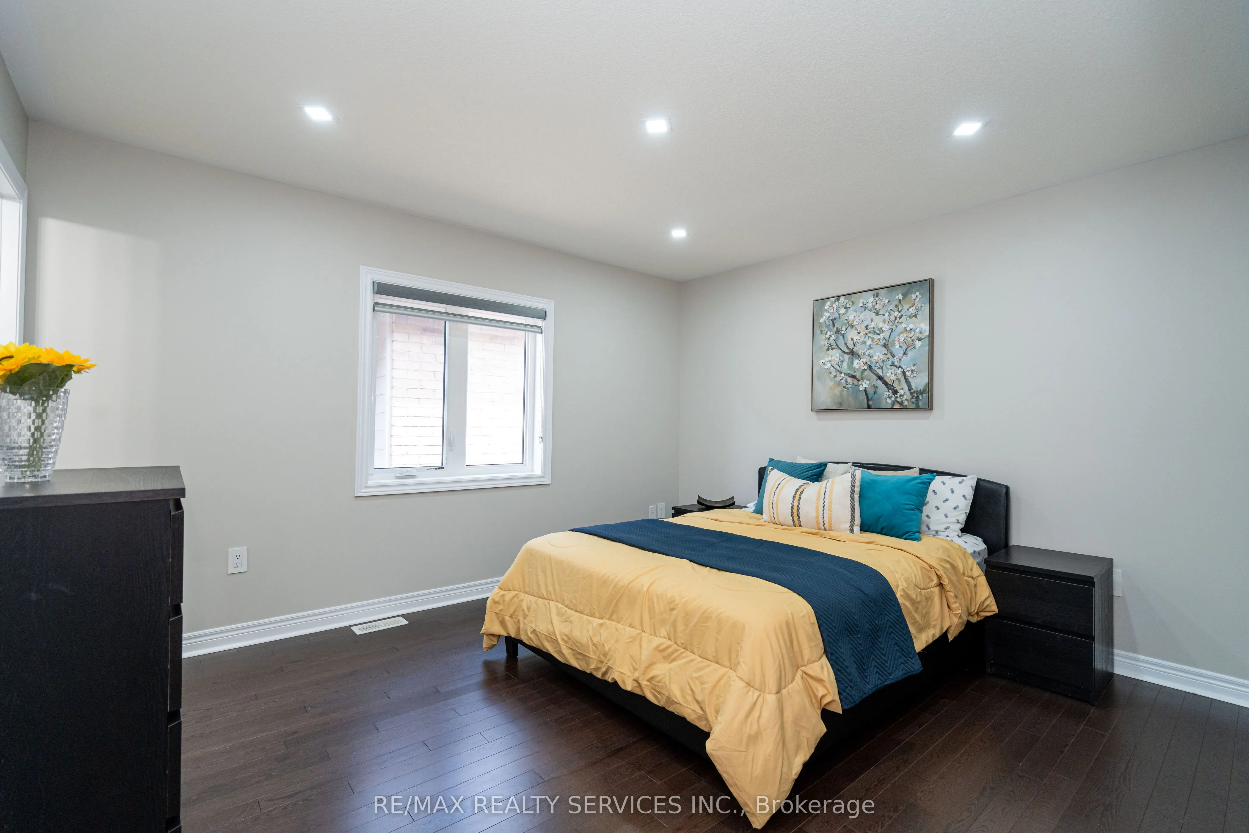 105 Benhurst Crescent