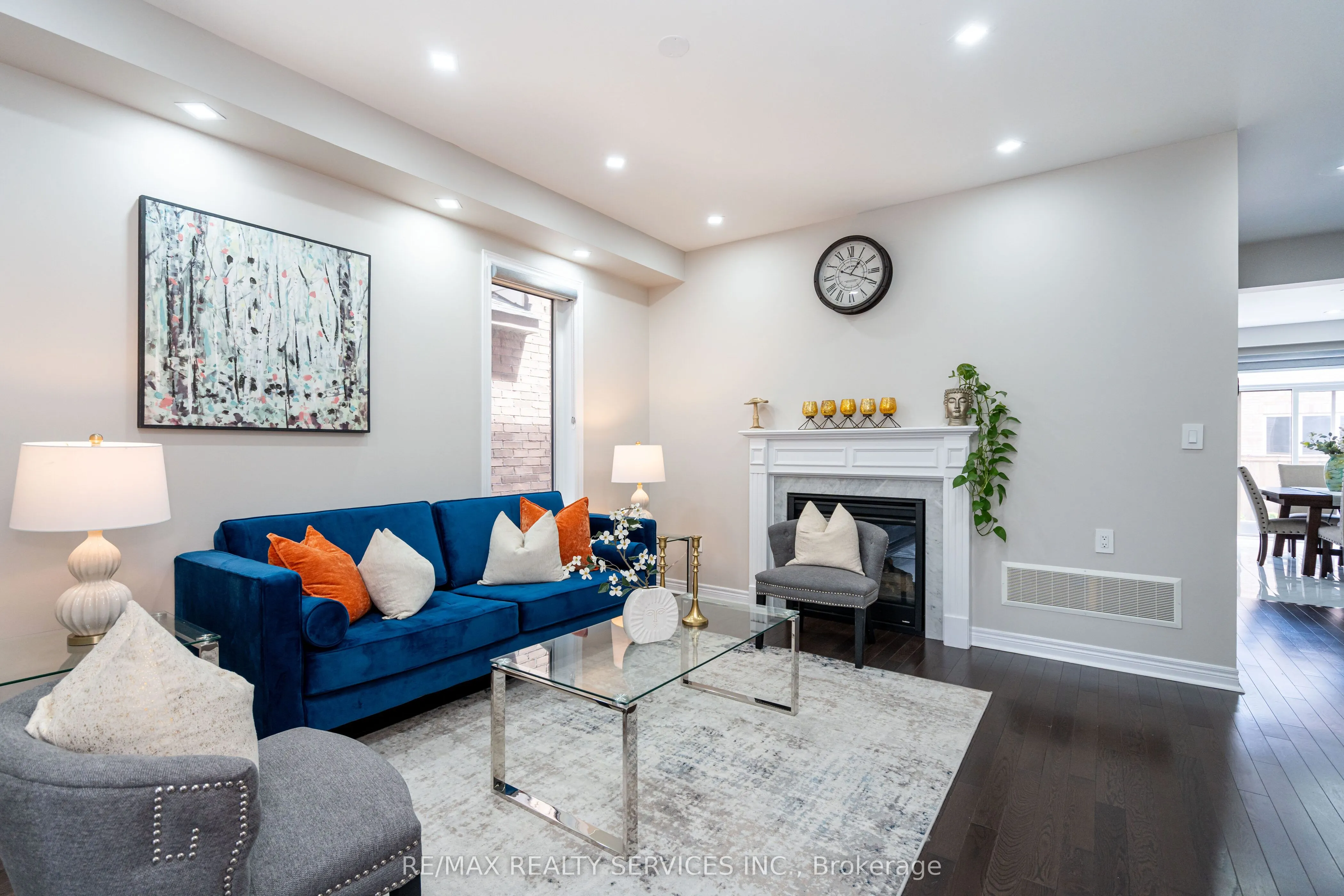 105 Benhurst Crescent