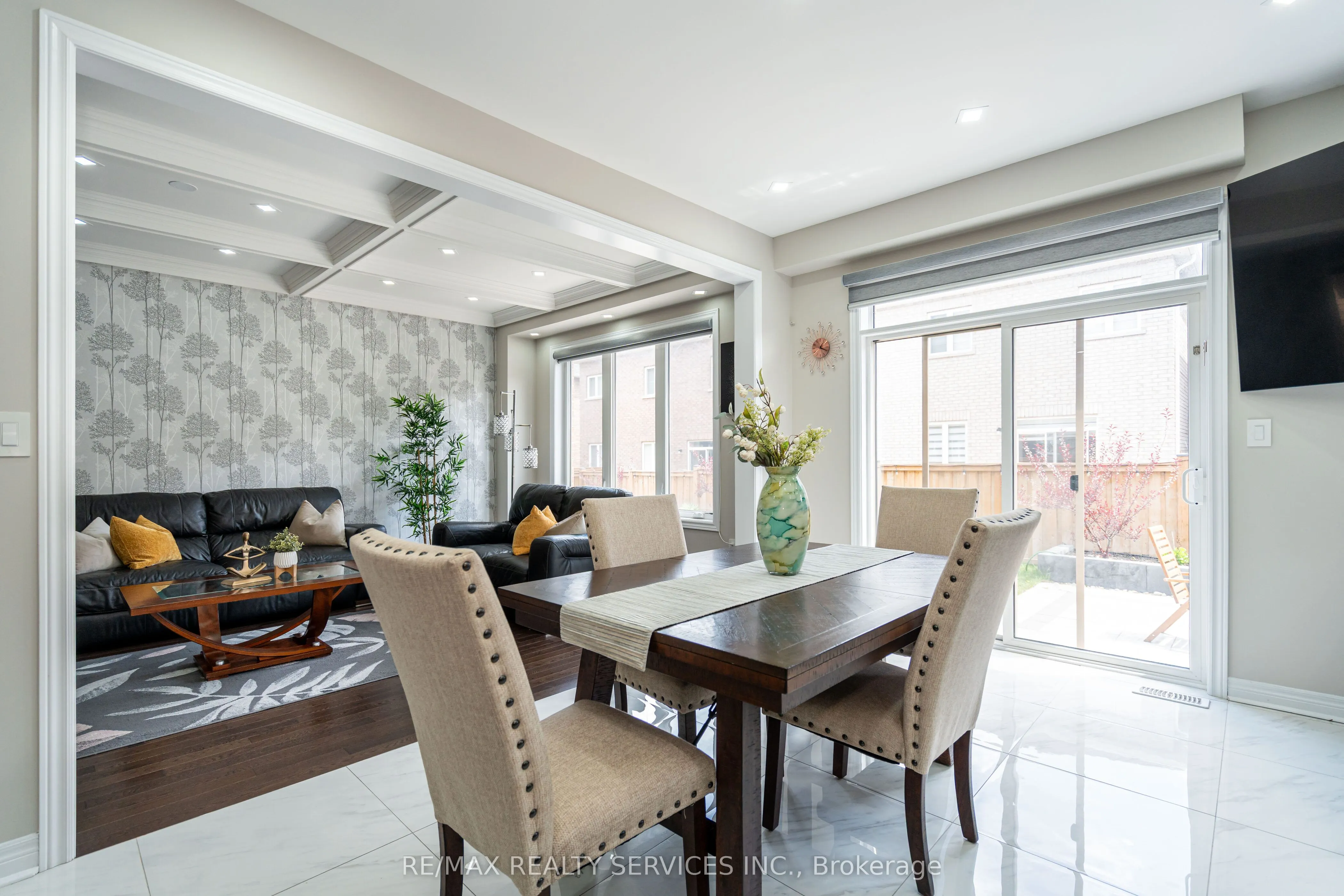 105 Benhurst Crescent