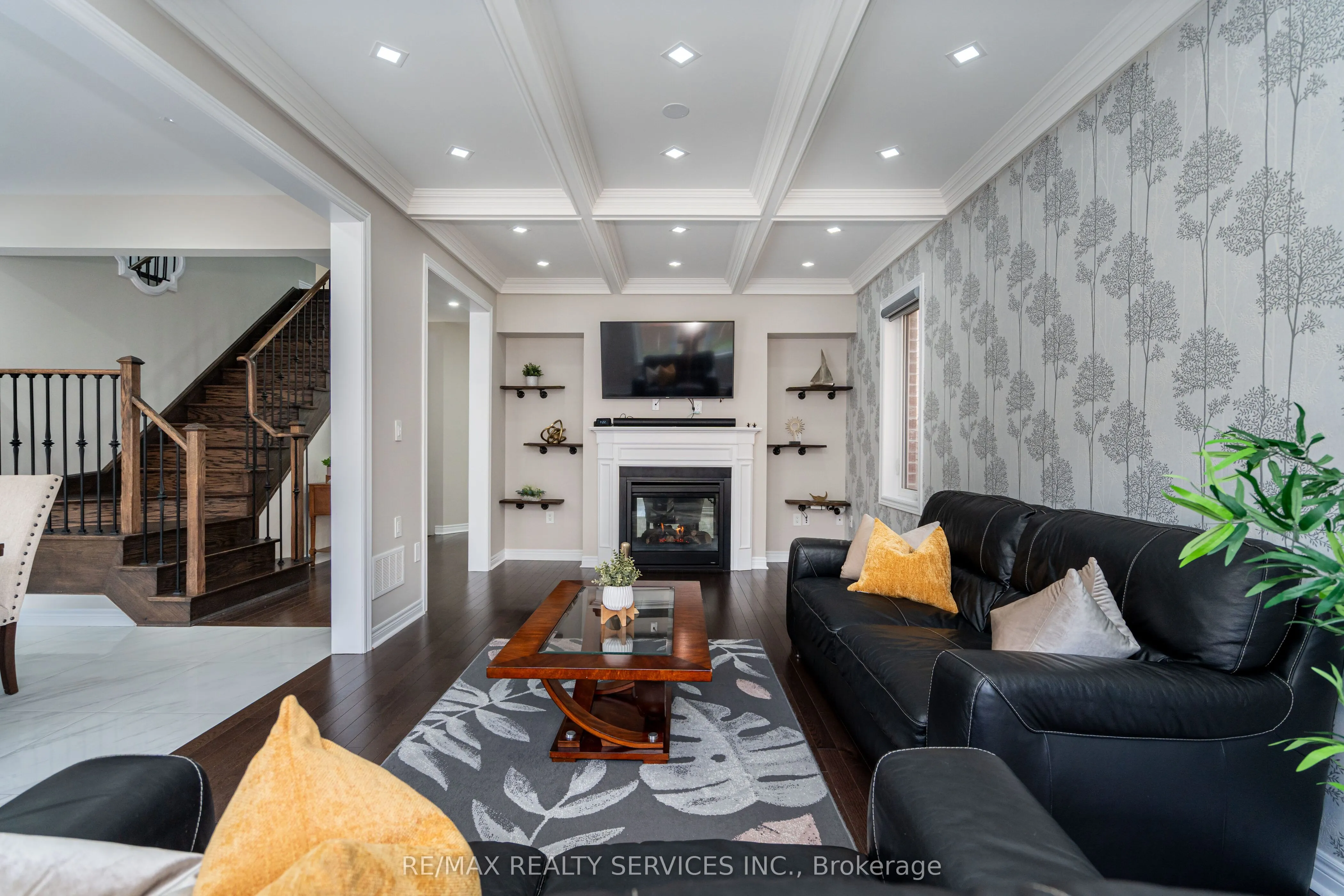 105 Benhurst Crescent