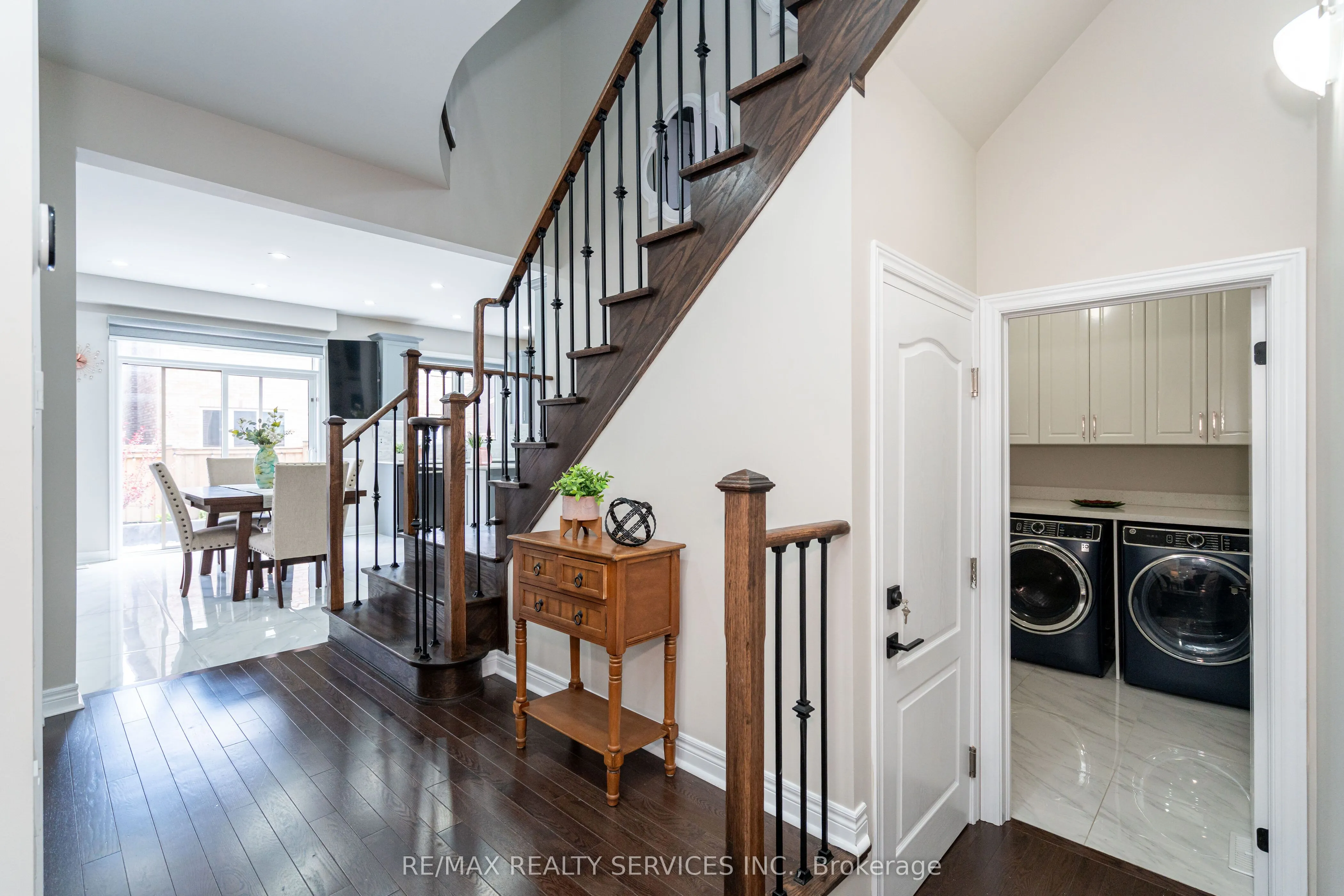 105 Benhurst Crescent