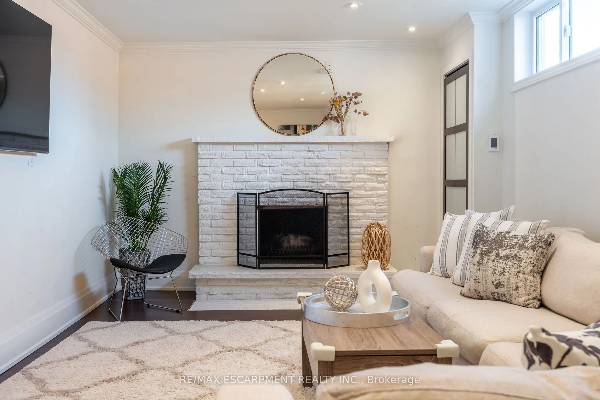 2375 Gareth Road