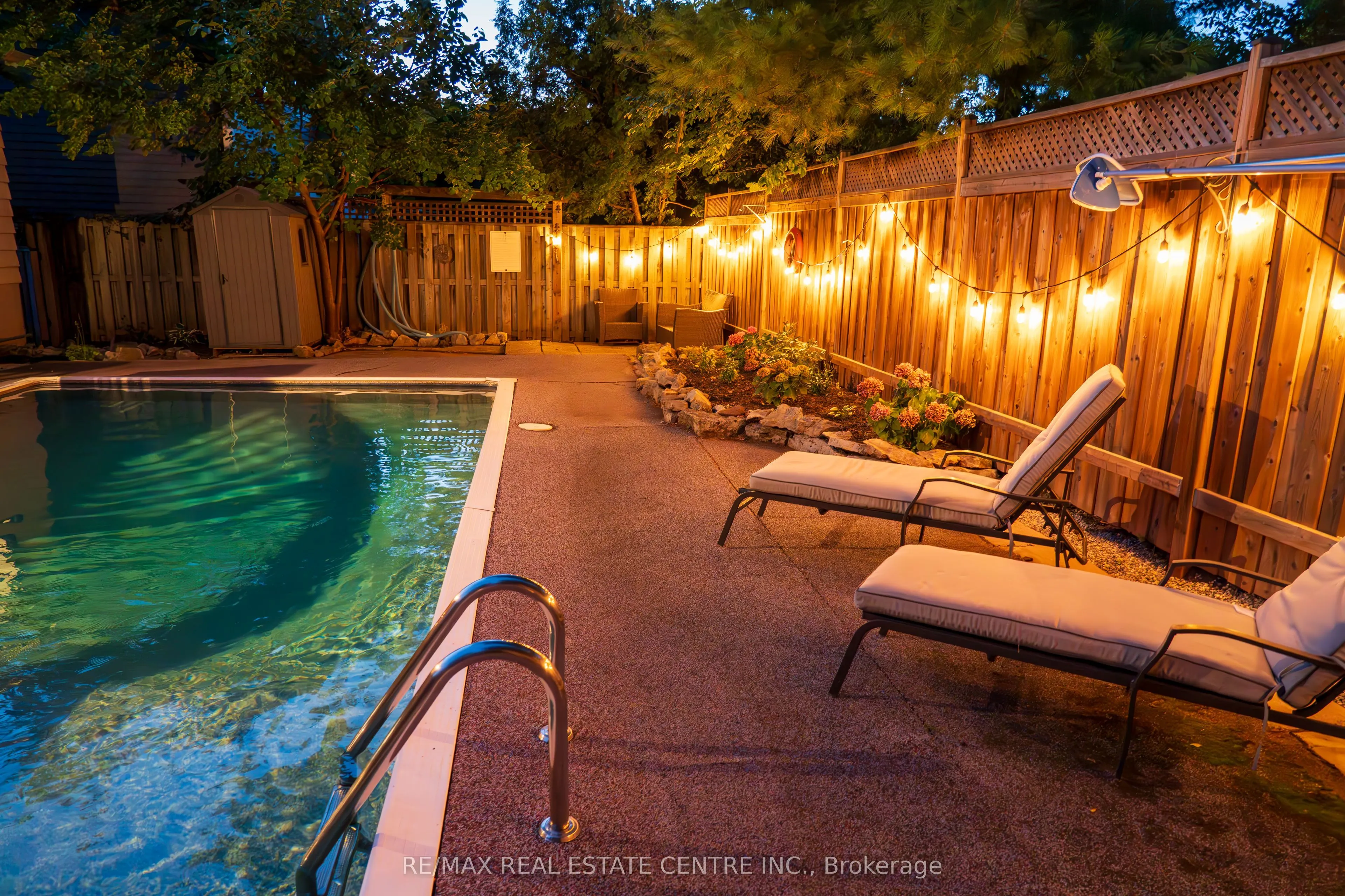2221 Wyandotte Drive
