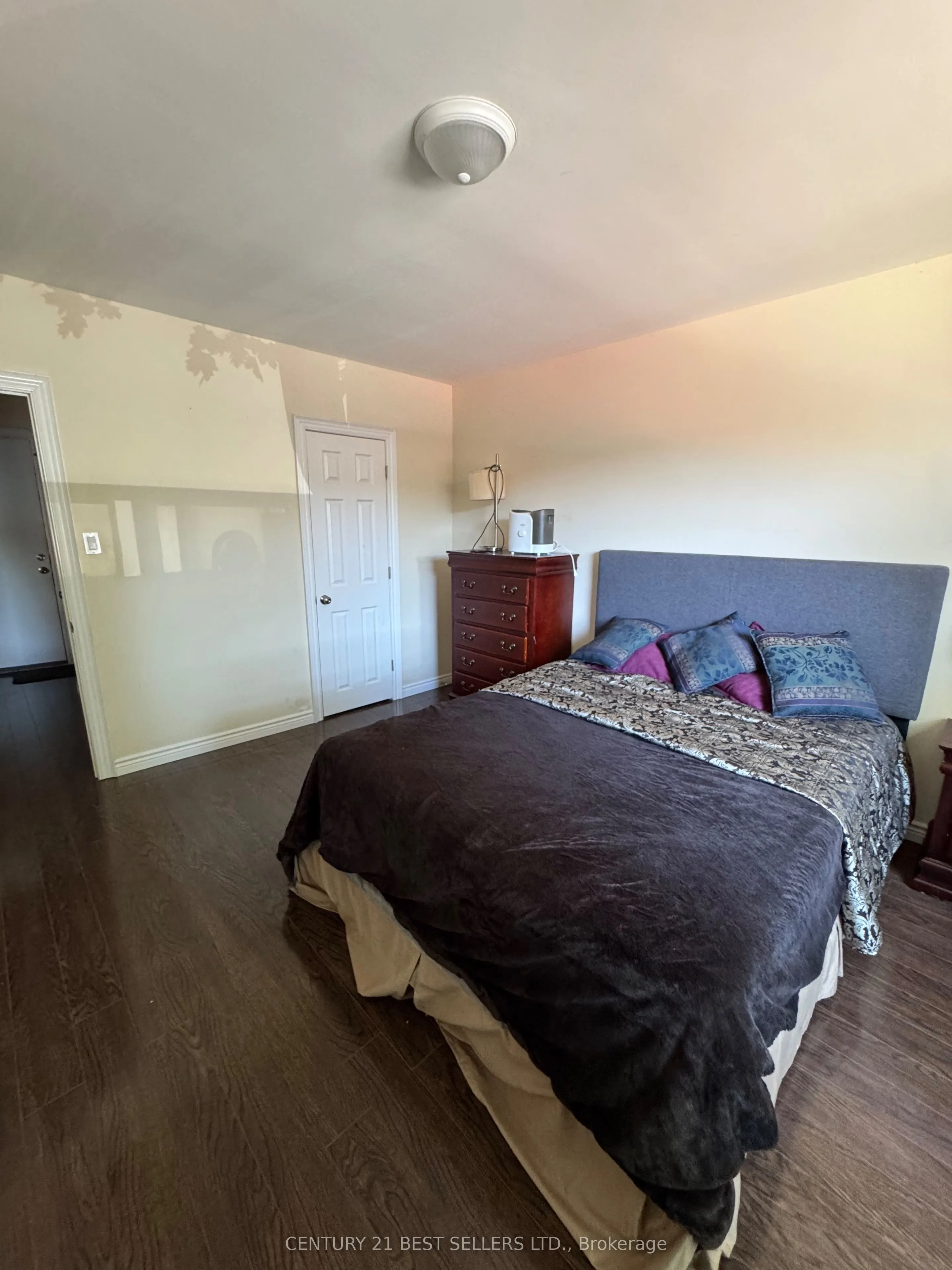 10-105 Twenty Fifth Street