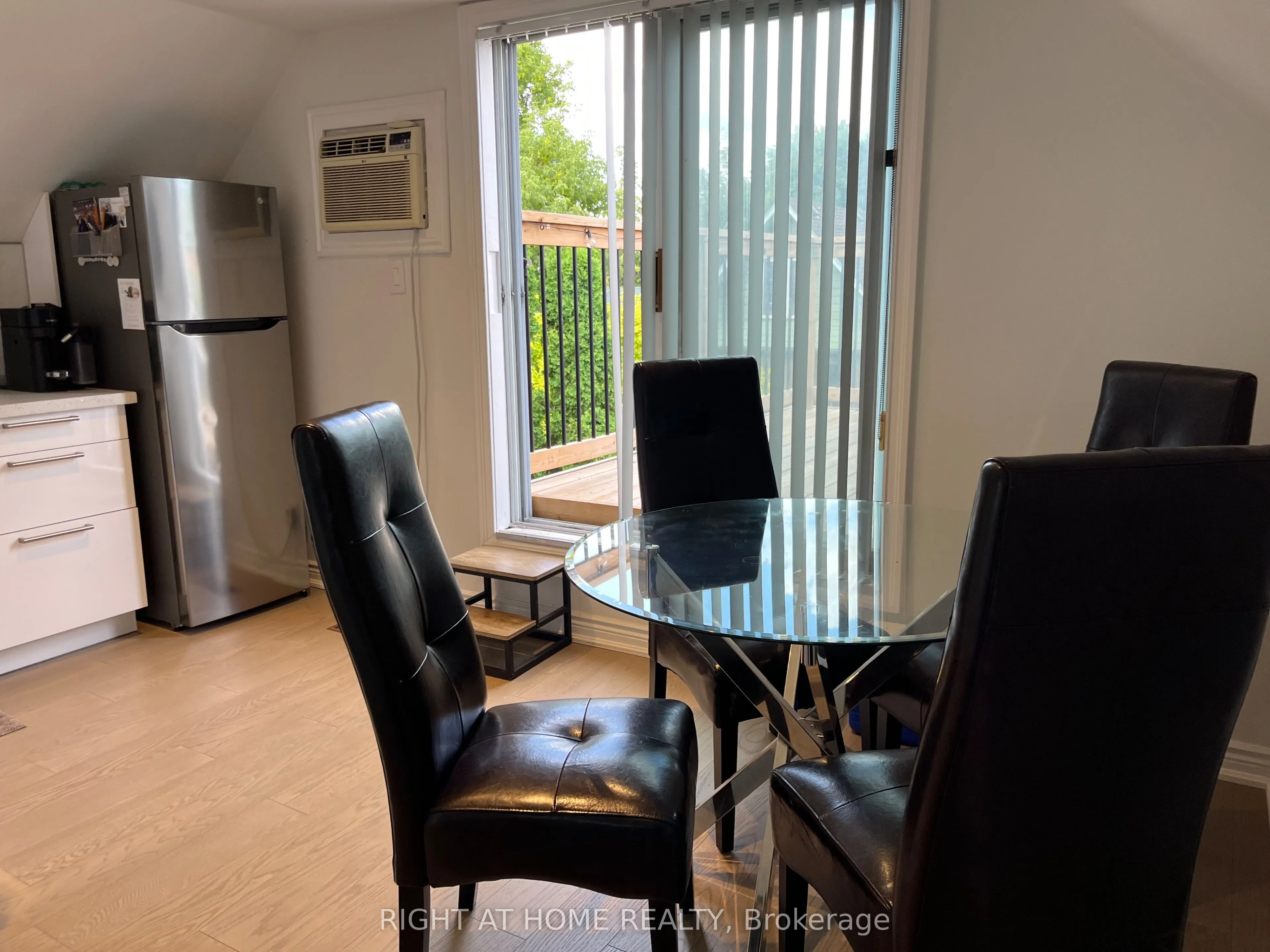 148 Medland Street W