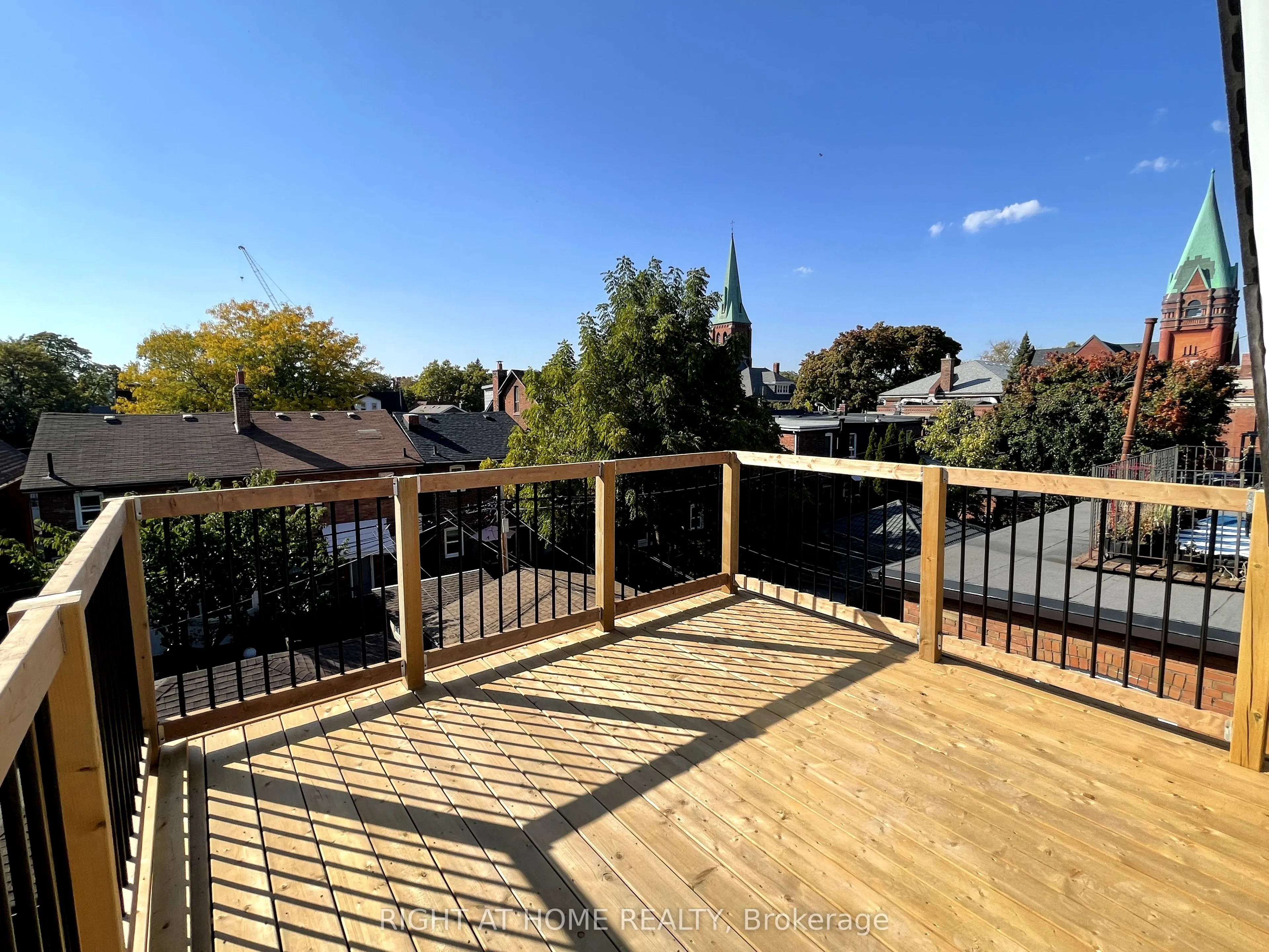 148 Medland Street W