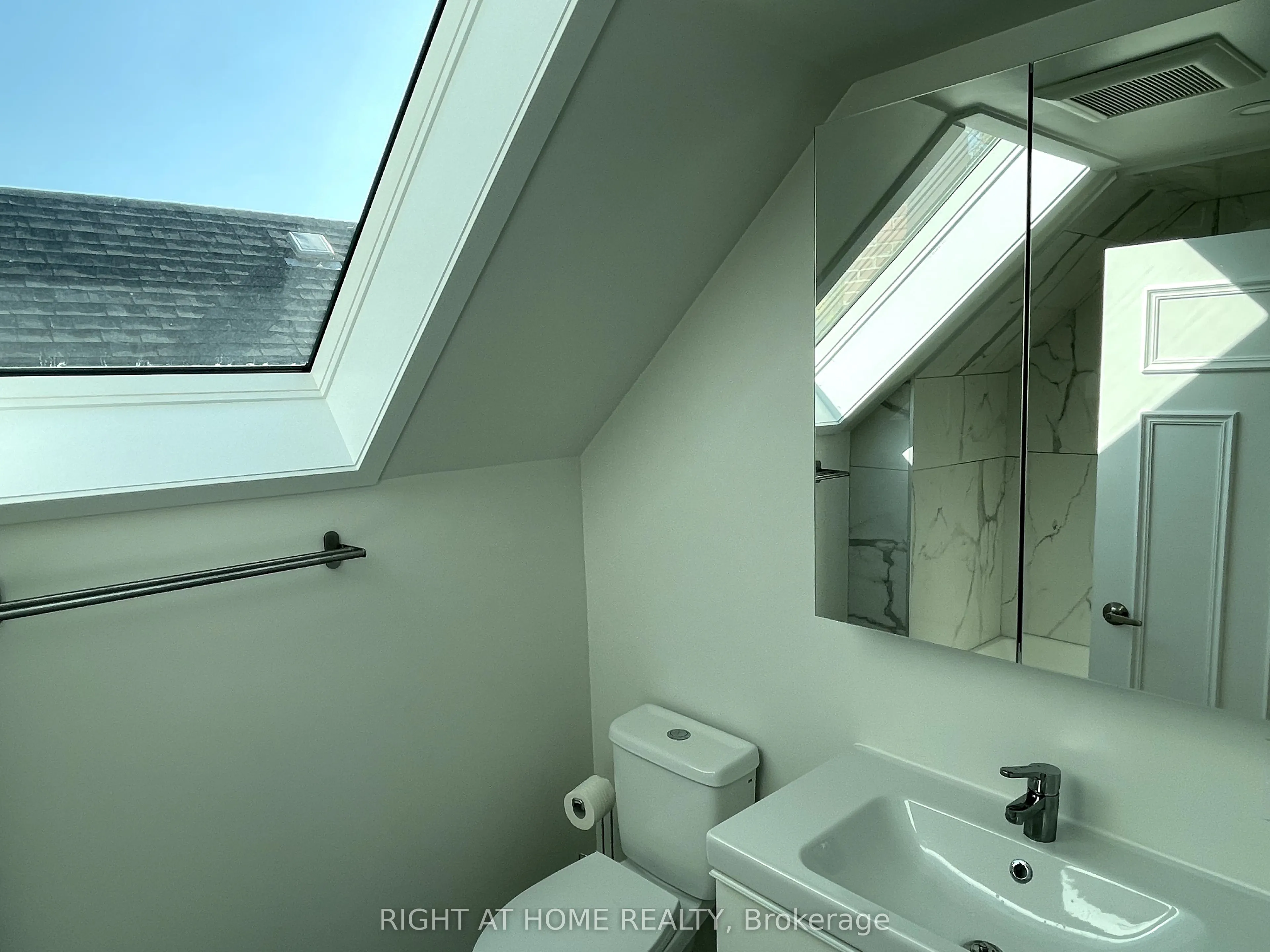 148 Medland Street W