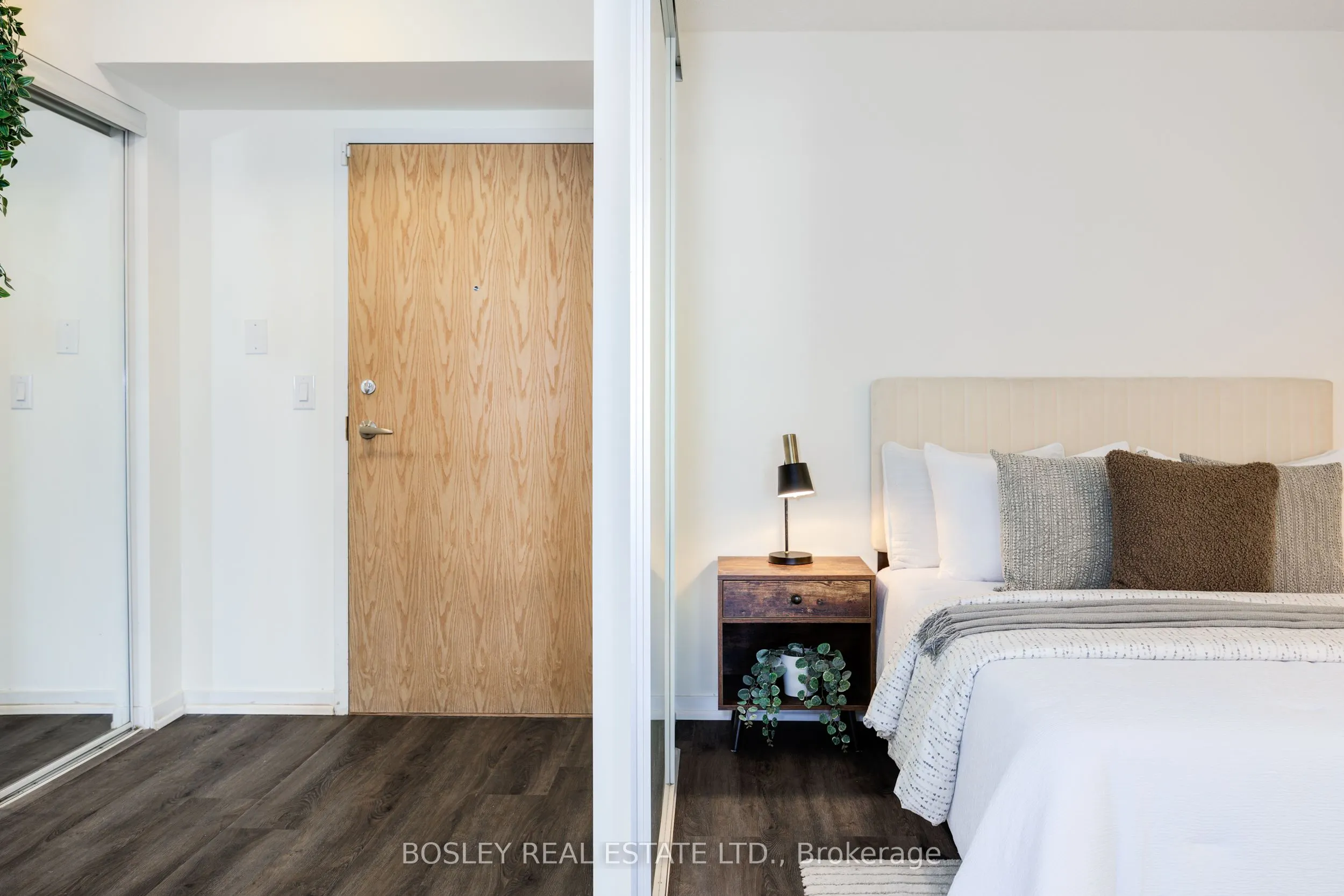 38 Joe Shuster Way, #604