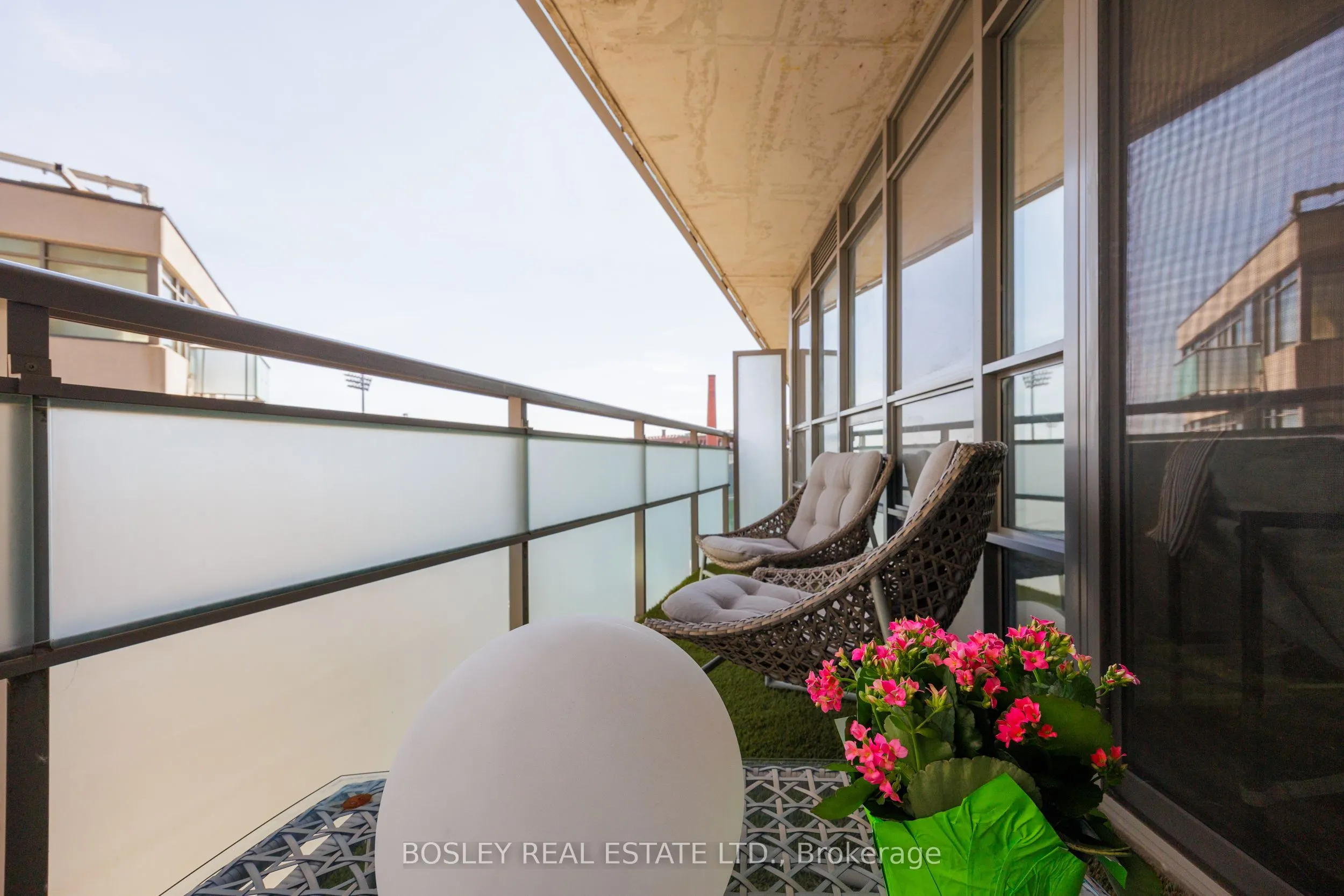 38 Joe Shuster Way, #604