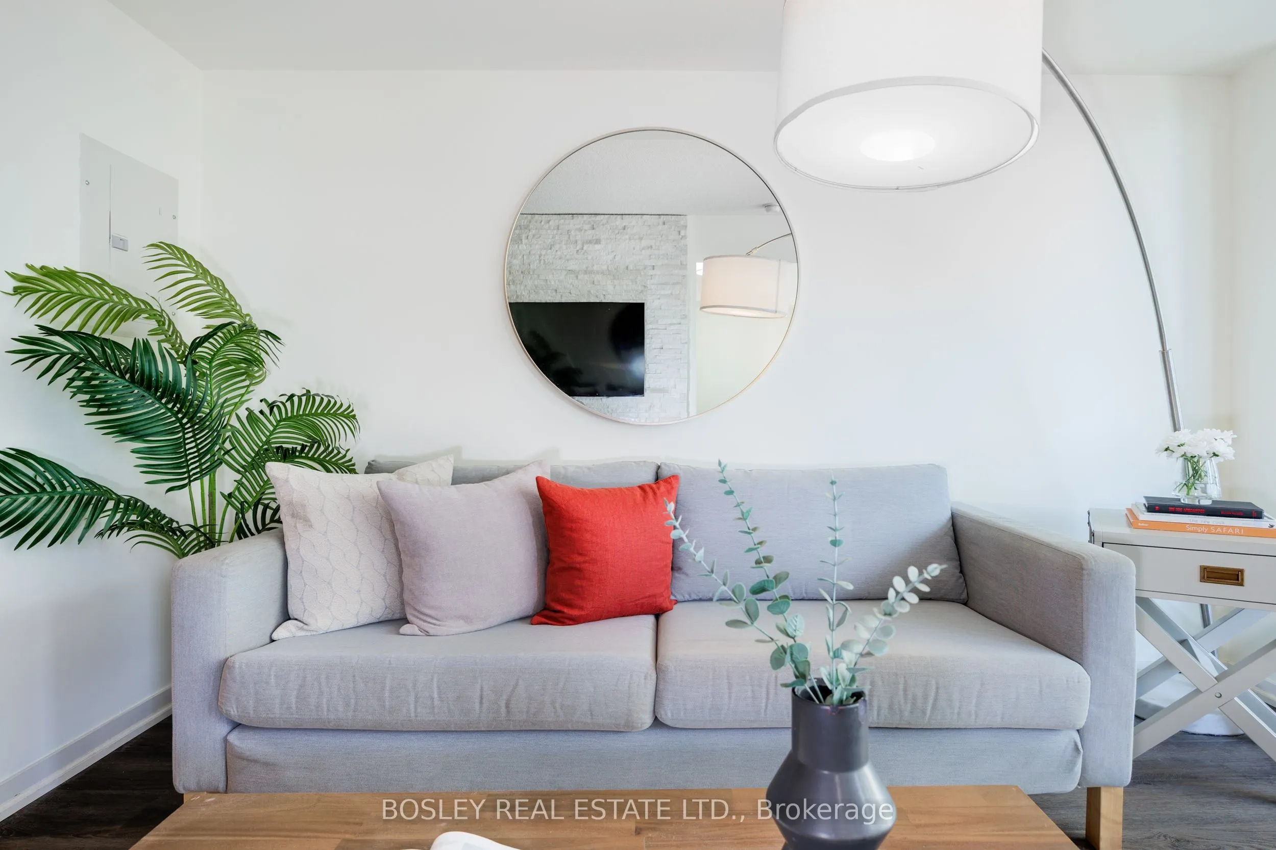 38 Joe Shuster Way, #604