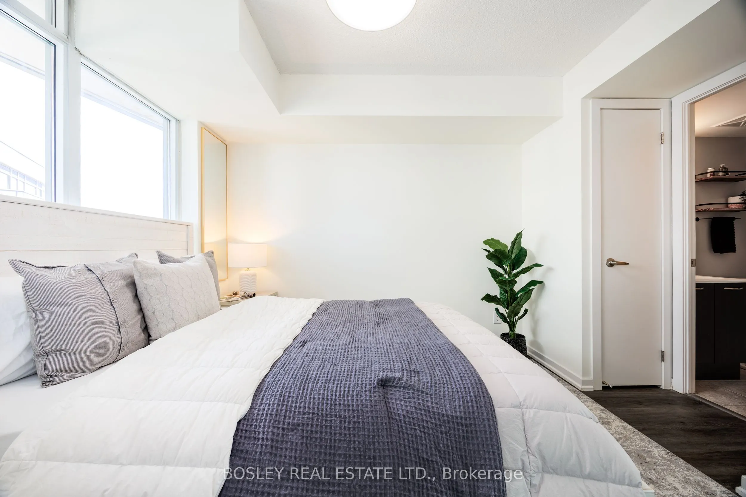 38 Joe Shuster Way, #604