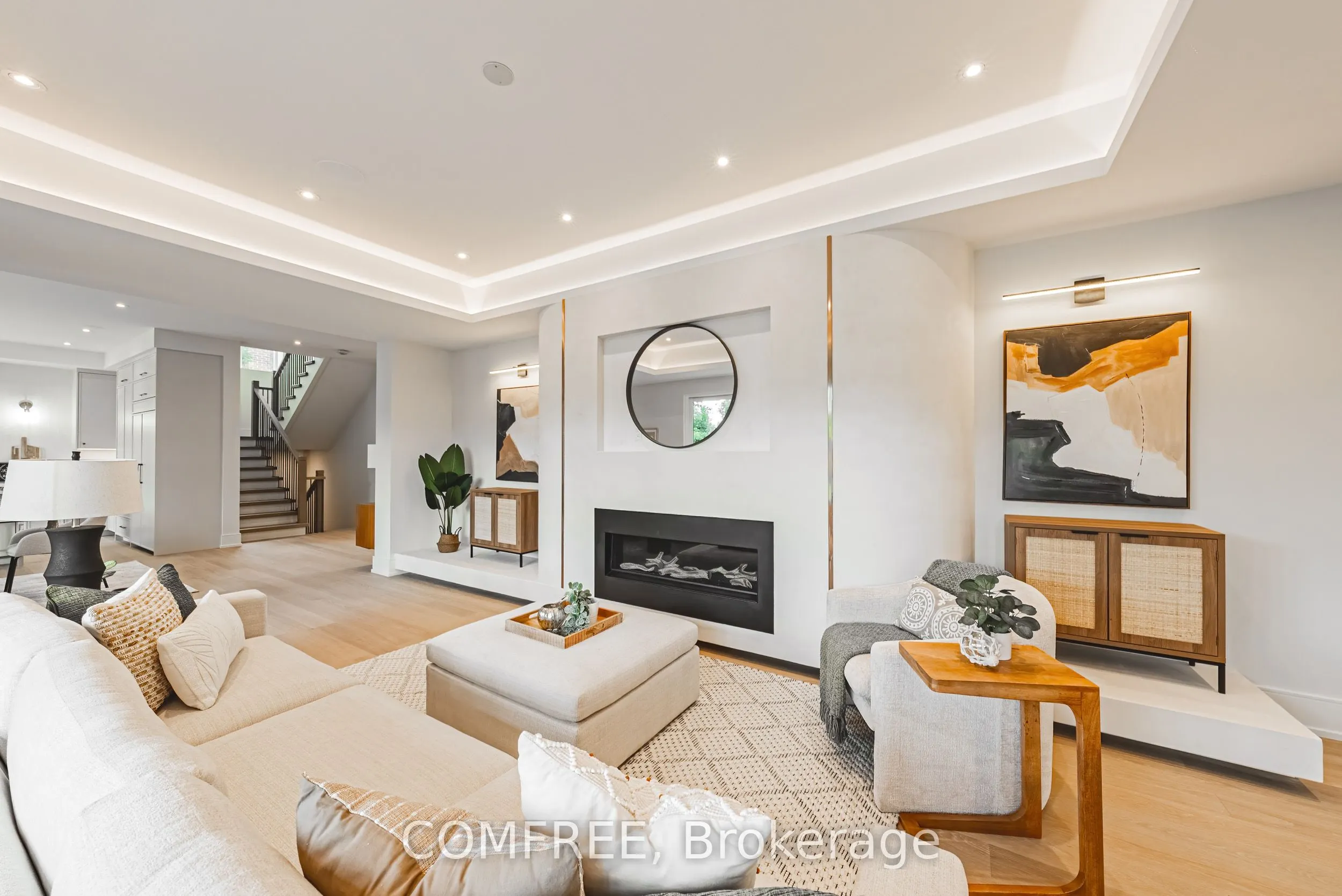 202 Queen Street W