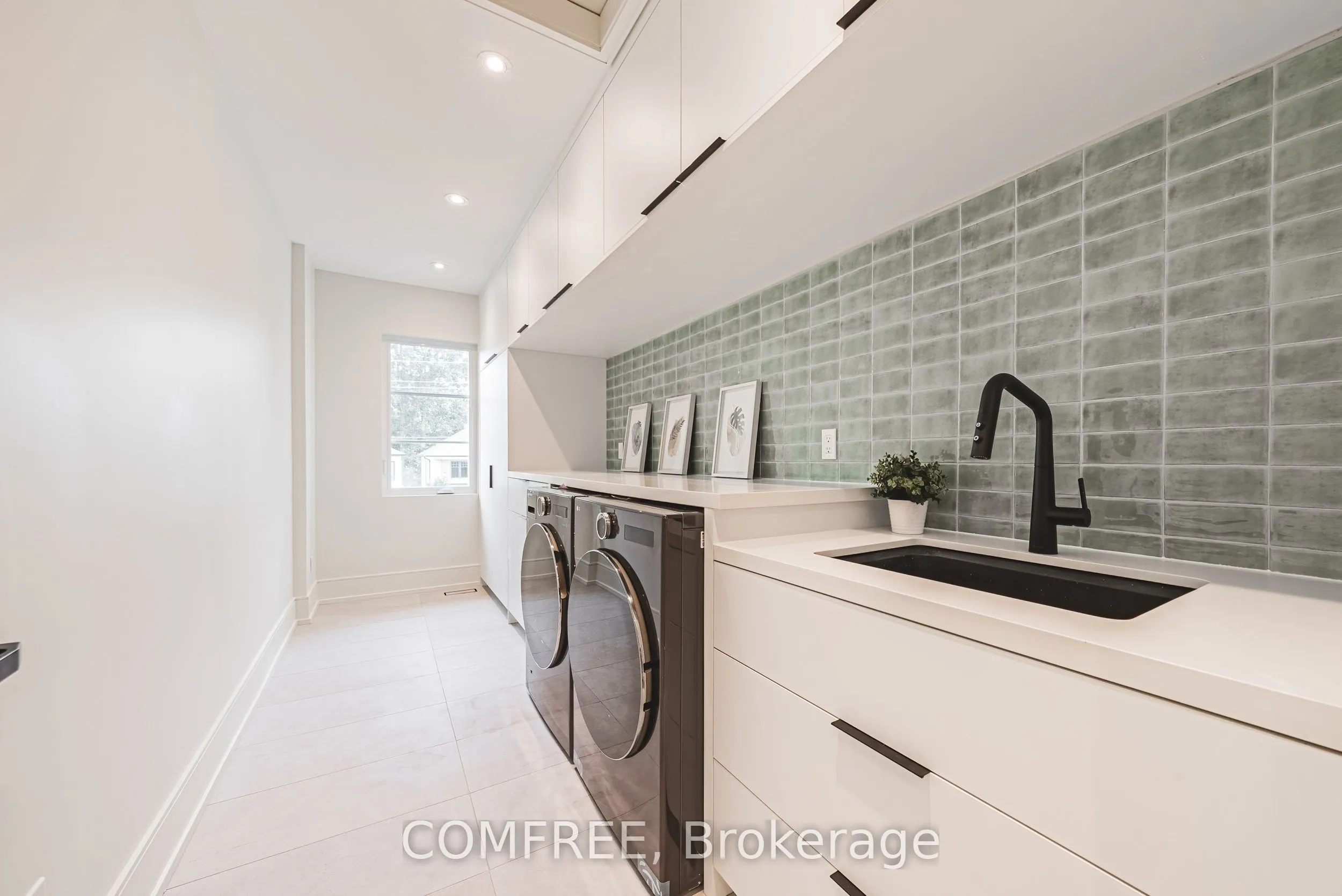 202 Queen Street W