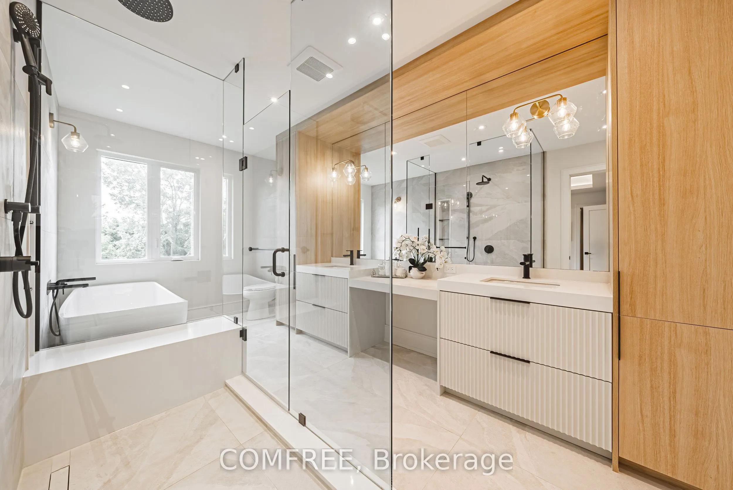 202 Queen Street W