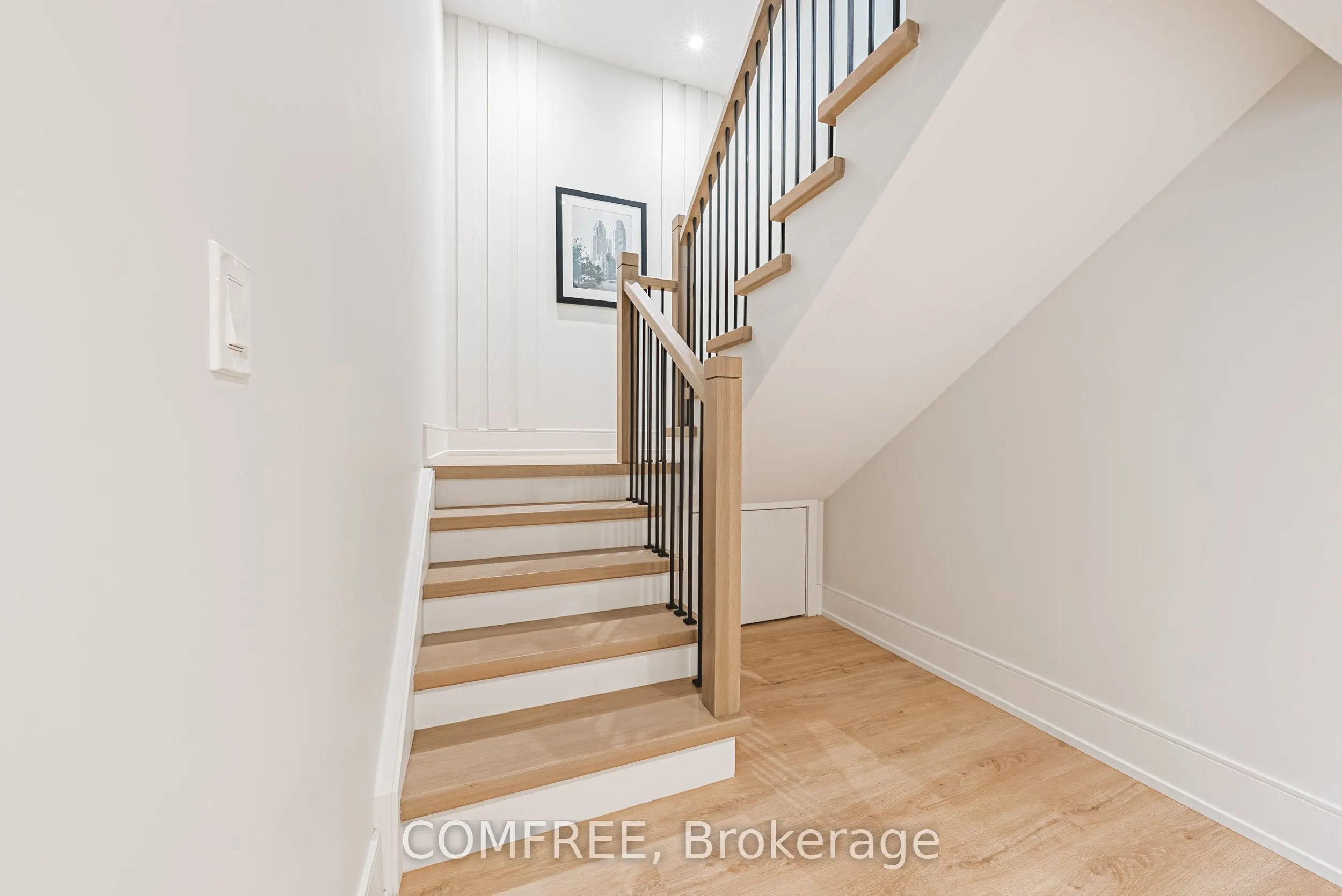 202 Queen Street W