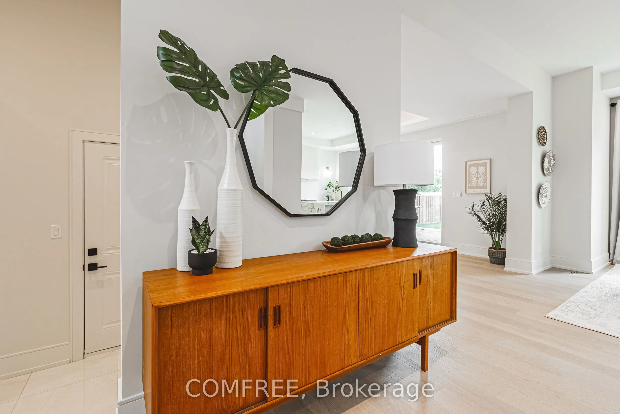 202 Queen Street W