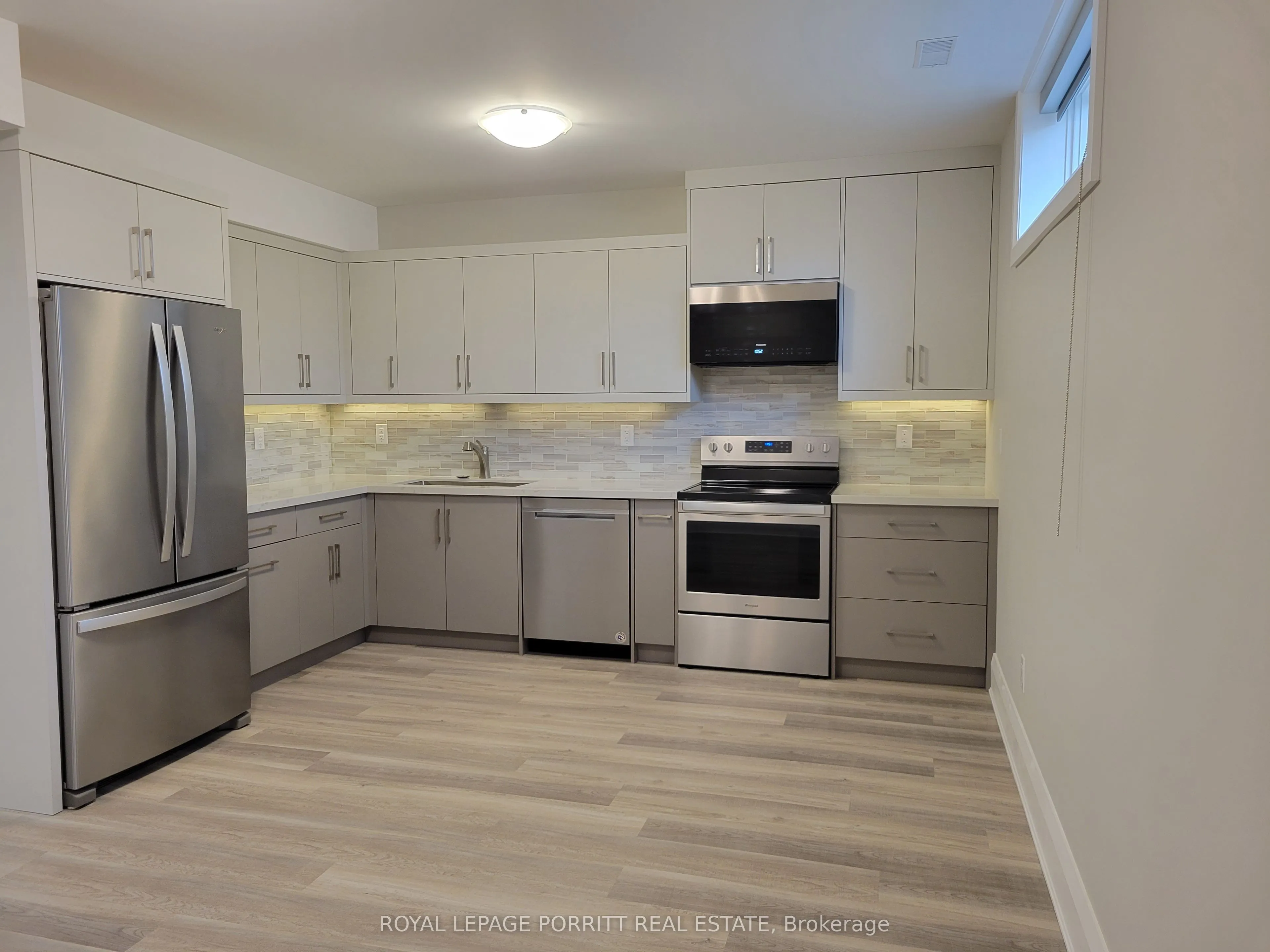 15 Elton Crescent, #Lower